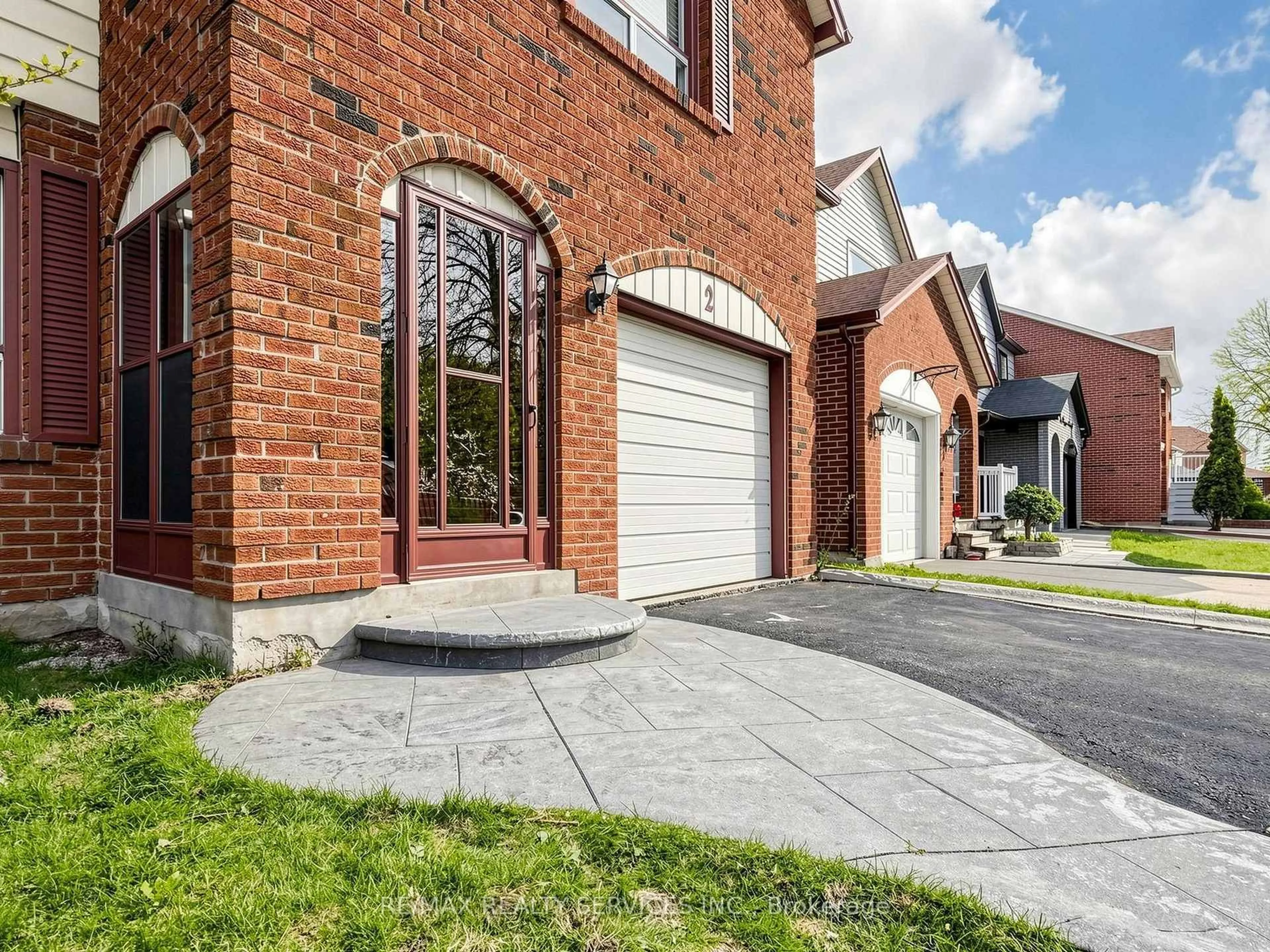 Home with brick exterior material, street for 2 Bryant Crt, Brampton Ontario L6X 2T1