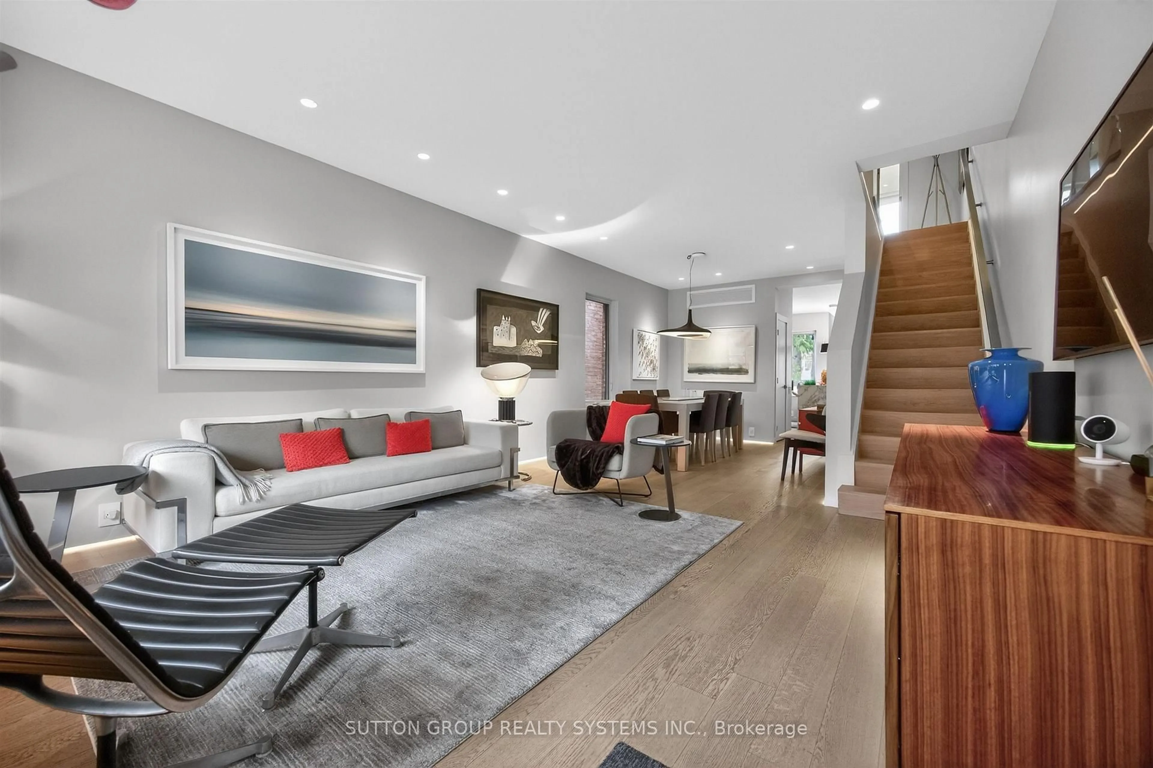 Living room with furniture, unknown for 82 Kenneth Ave, Toronto Ontario M6P 1J3