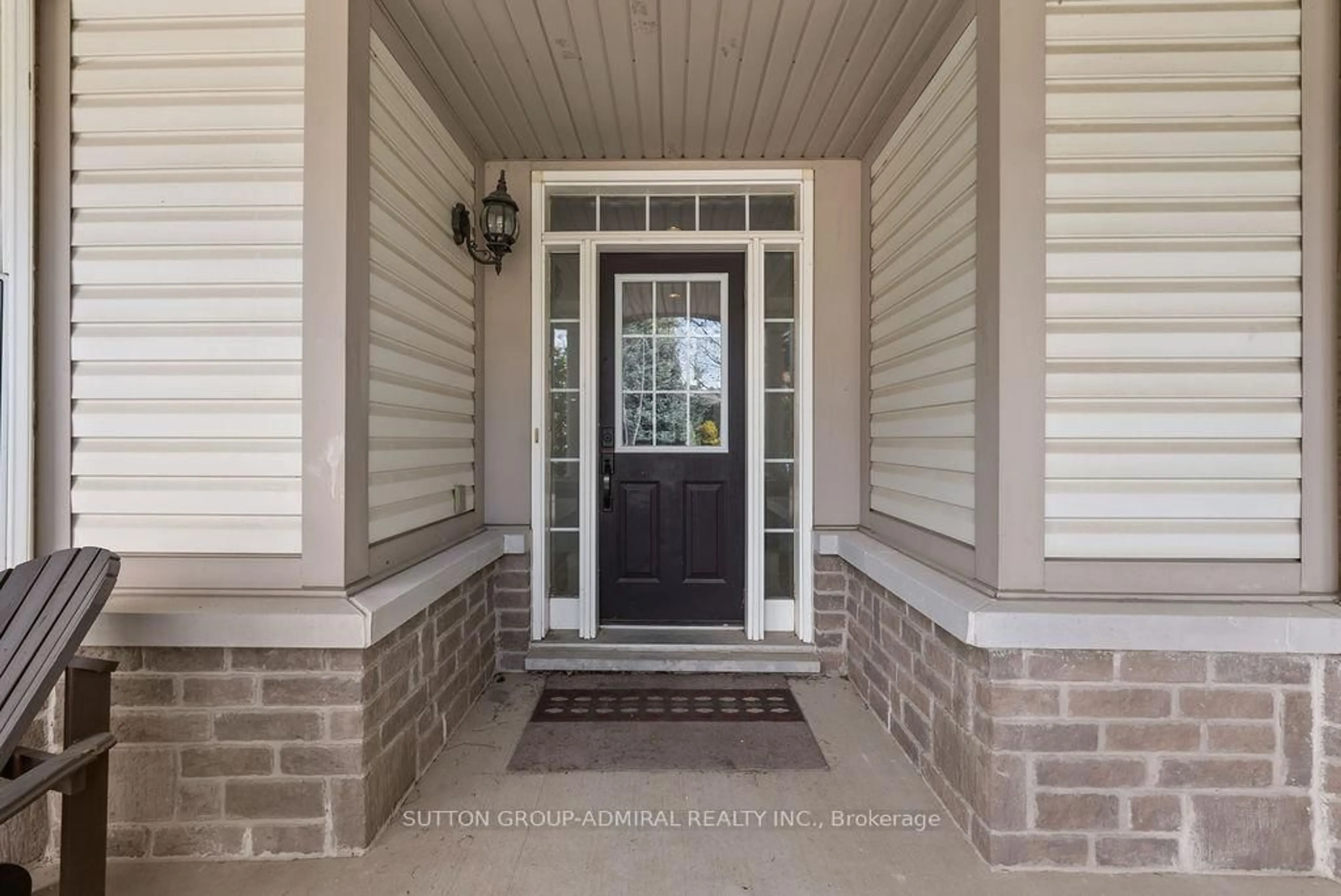 Indoor entryway for 5948 Chercover Crt, Burlington Ontario L7L 6T2