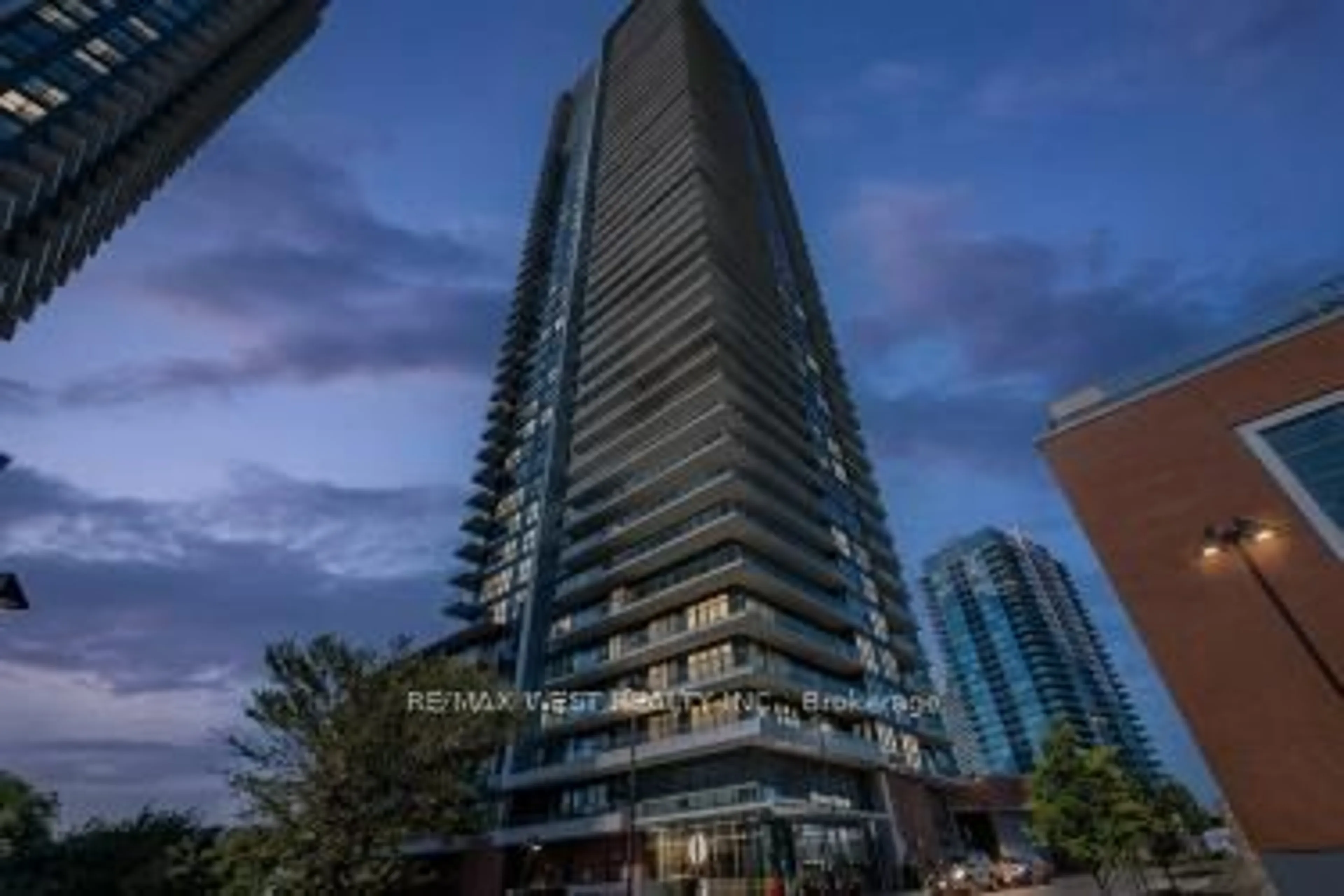 Indoor foyer for 10 Park Lawn Rd #602, Toronto Ontario M8V 0H9