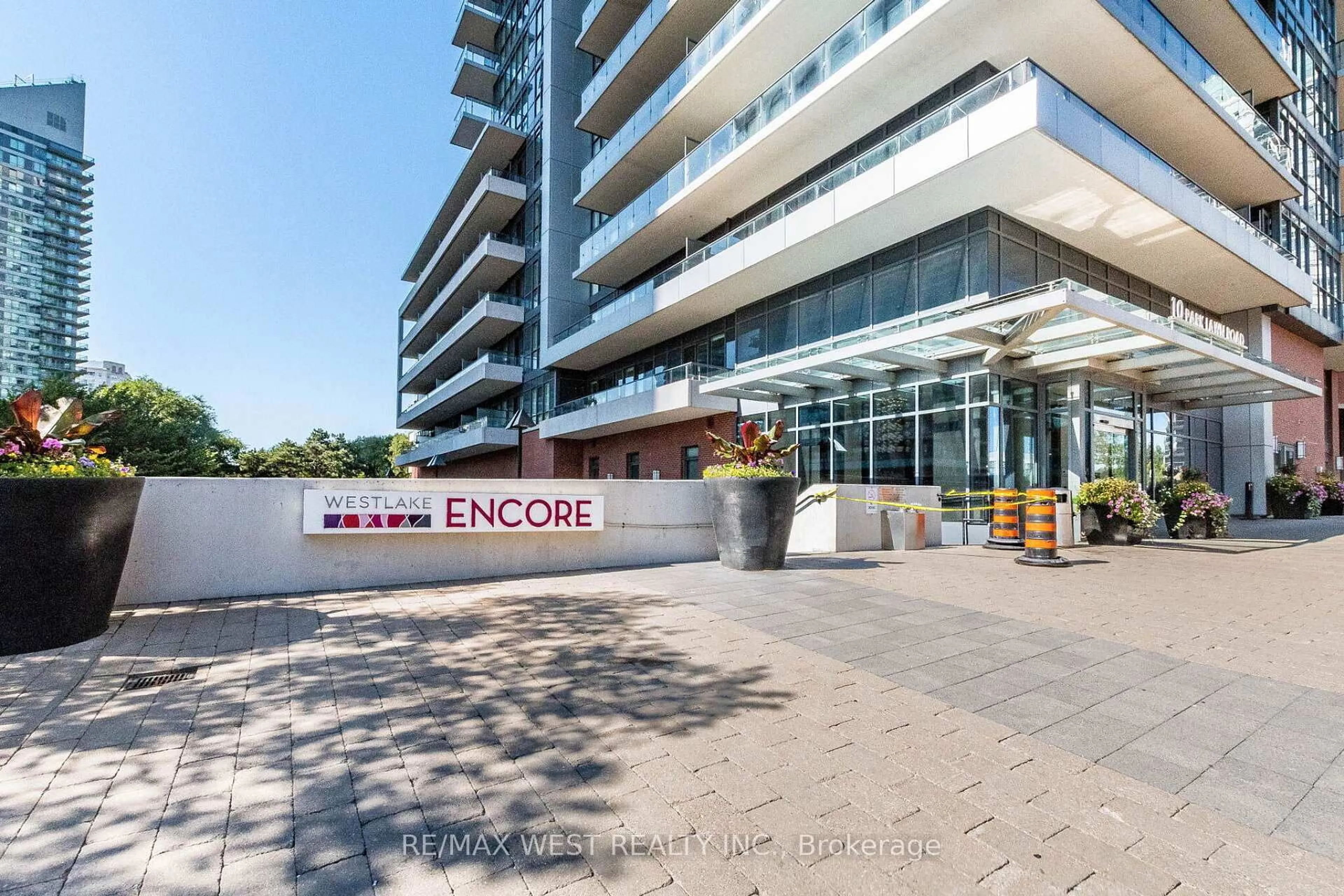 Indoor foyer for 10 Park Lawn Rd #602, Toronto Ontario M8V 0H9
