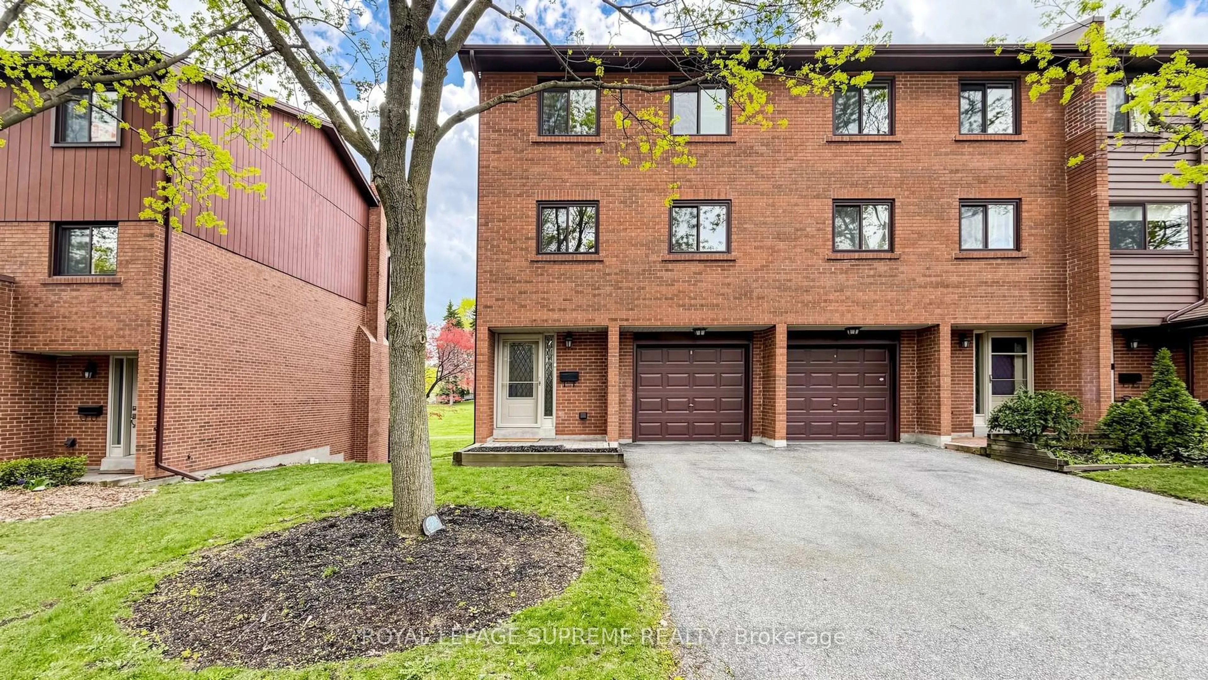 Home with brick exterior material, street for 4165 Fieldgate Dr #60, Mississauga Ontario L4W 2M9