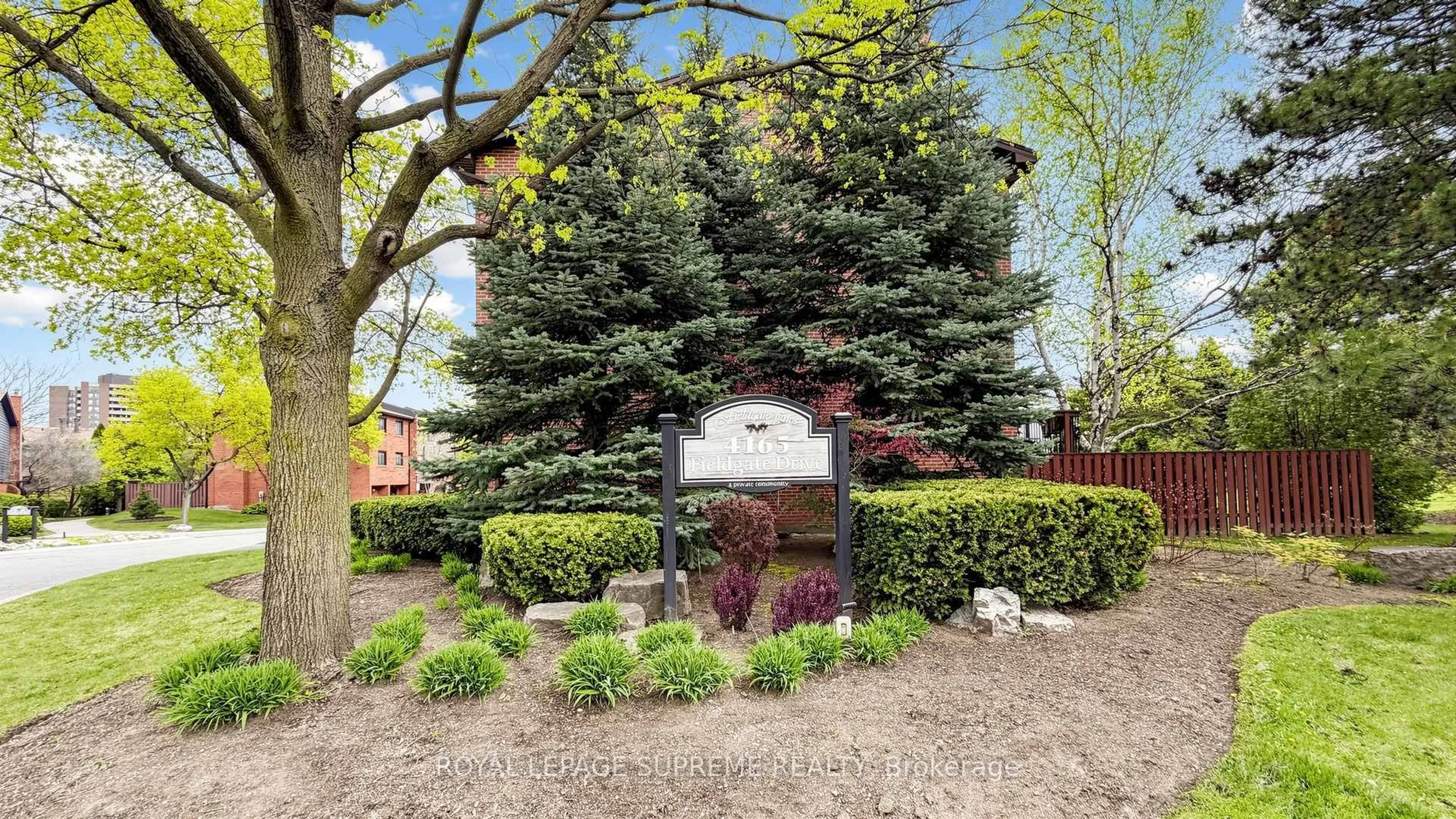 Unknown for 4165 Fieldgate Dr #60, Mississauga Ontario L4W 2M9