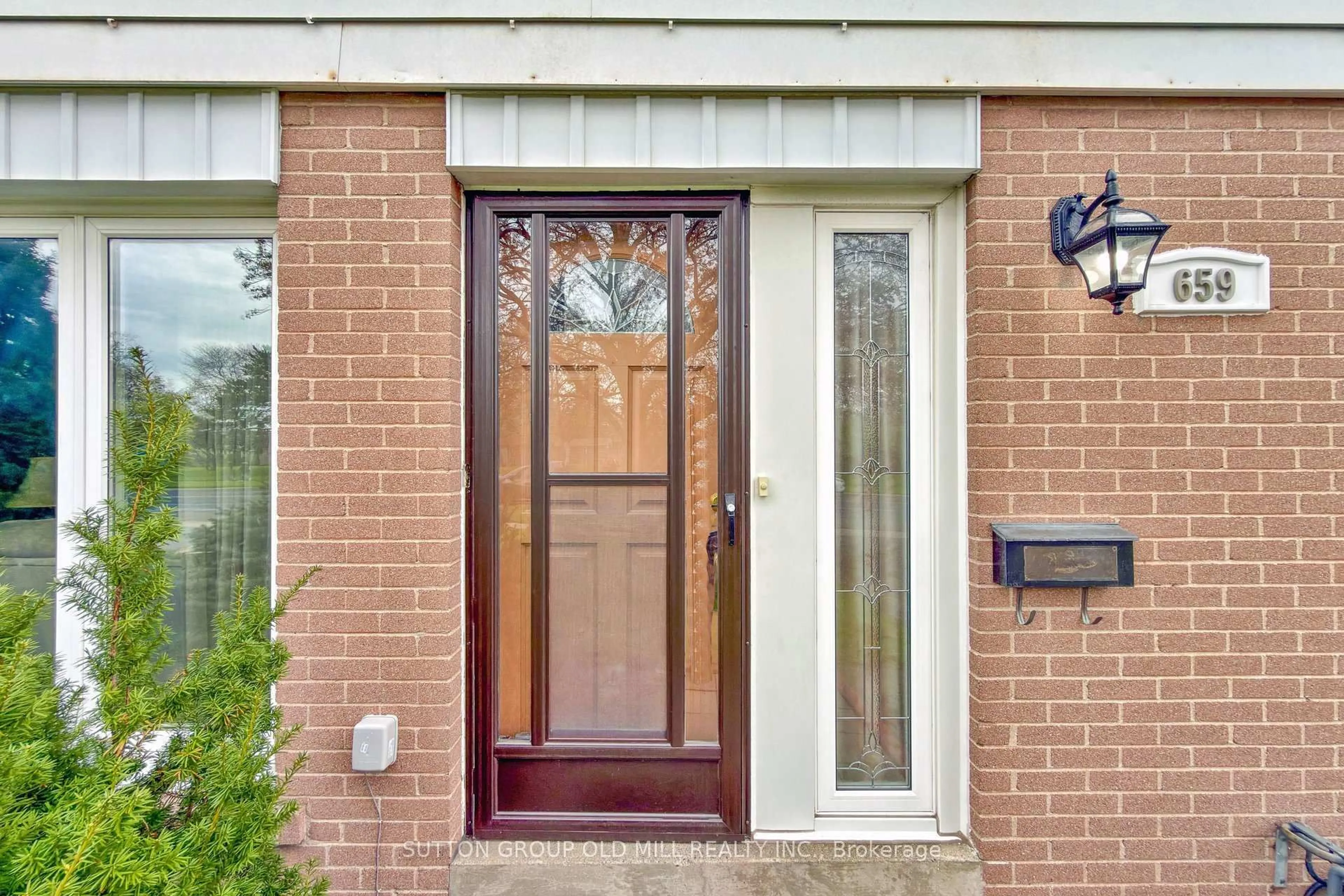 Unknown for 659 Balmoral Dr, Brampton Ontario L6T 1W8