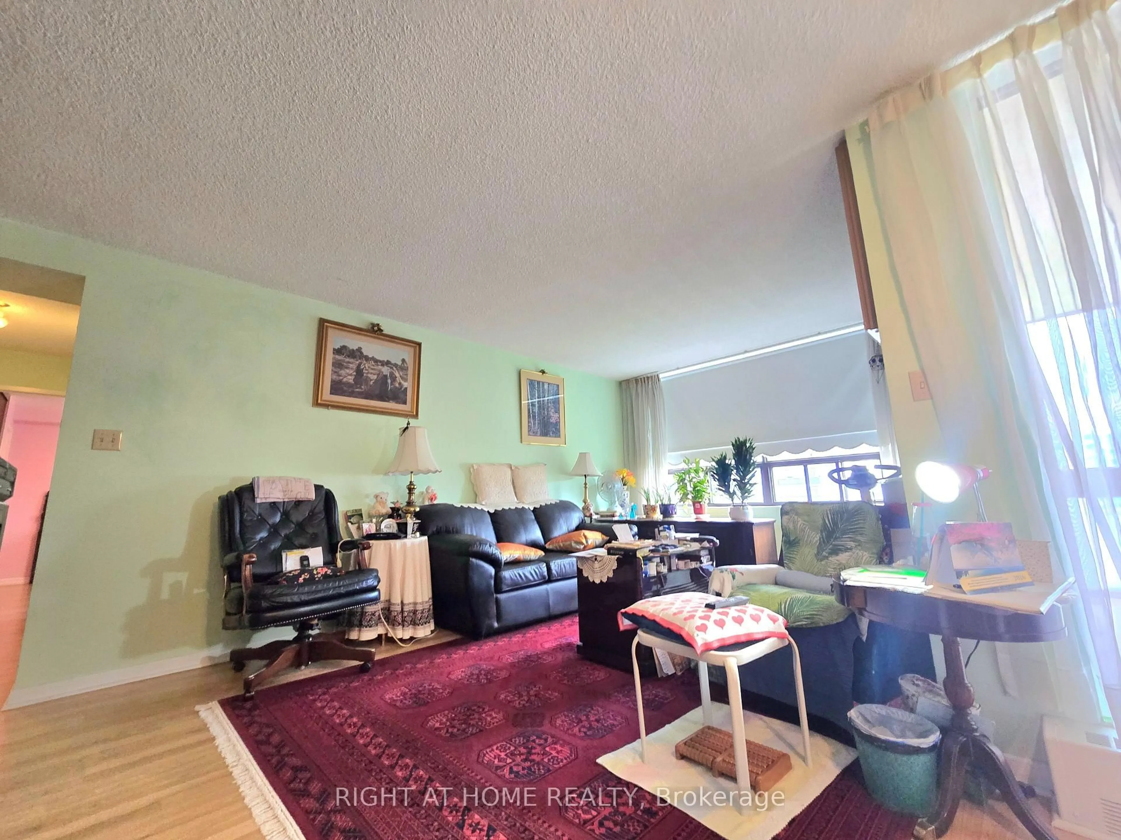 A pic of a room for 2542 Argyle Rd #1106, Mississauga Ontario L5B 2H5