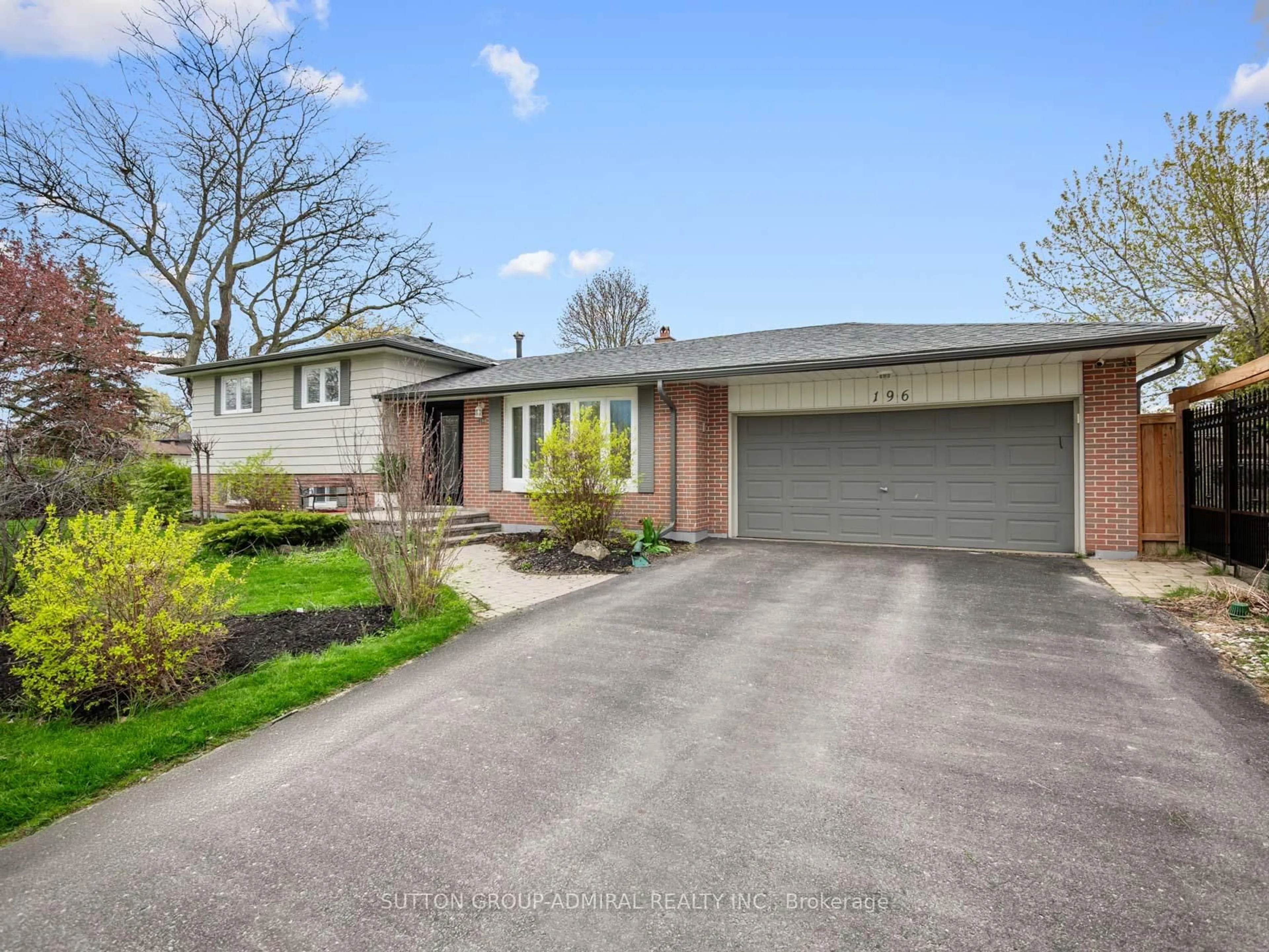 Home with brick exterior material, street for 196 Dale St, Caledon Ontario L7E 3W5