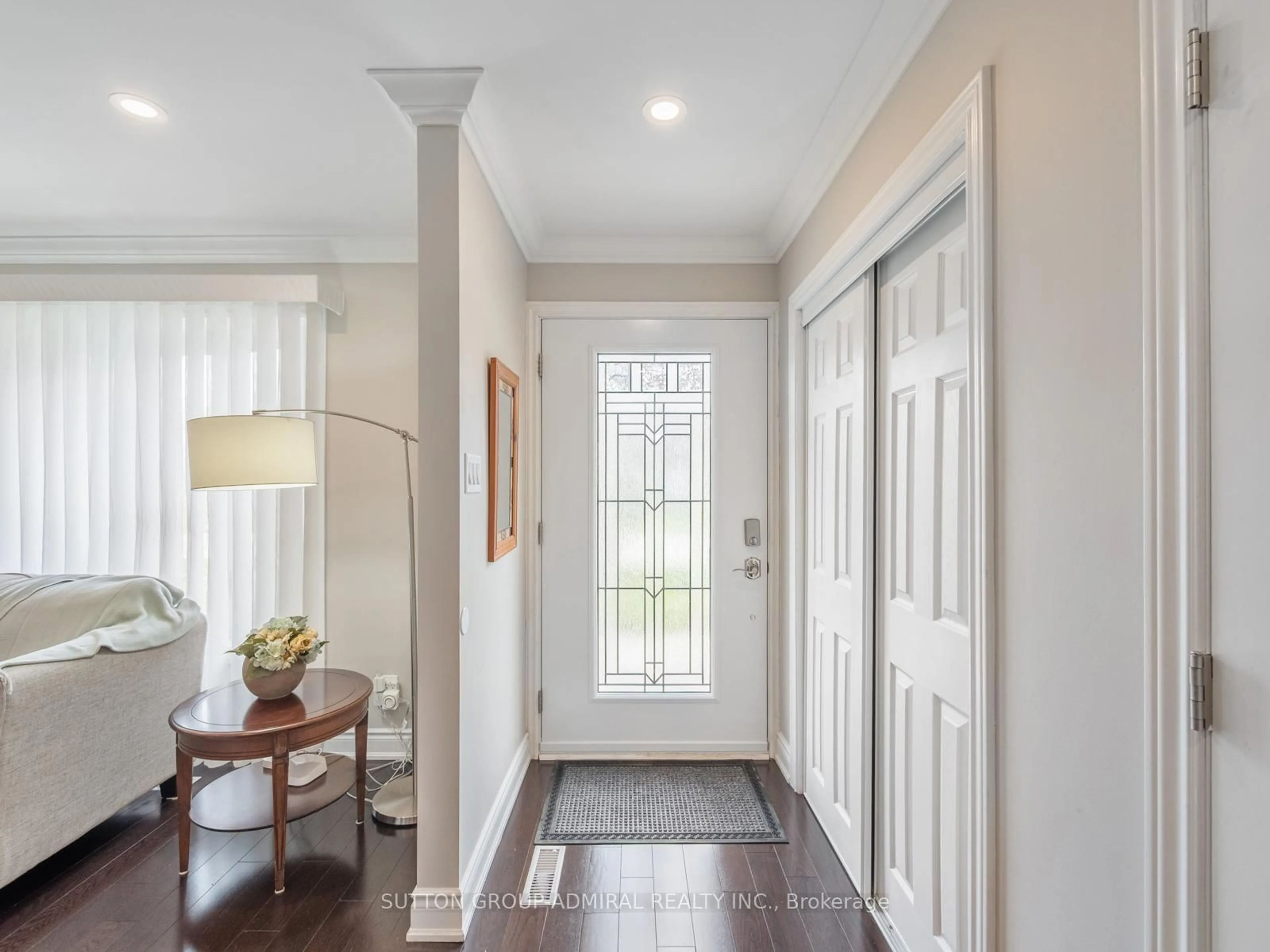 Indoor entryway for 196 Dale St, Caledon Ontario L7E 3W5