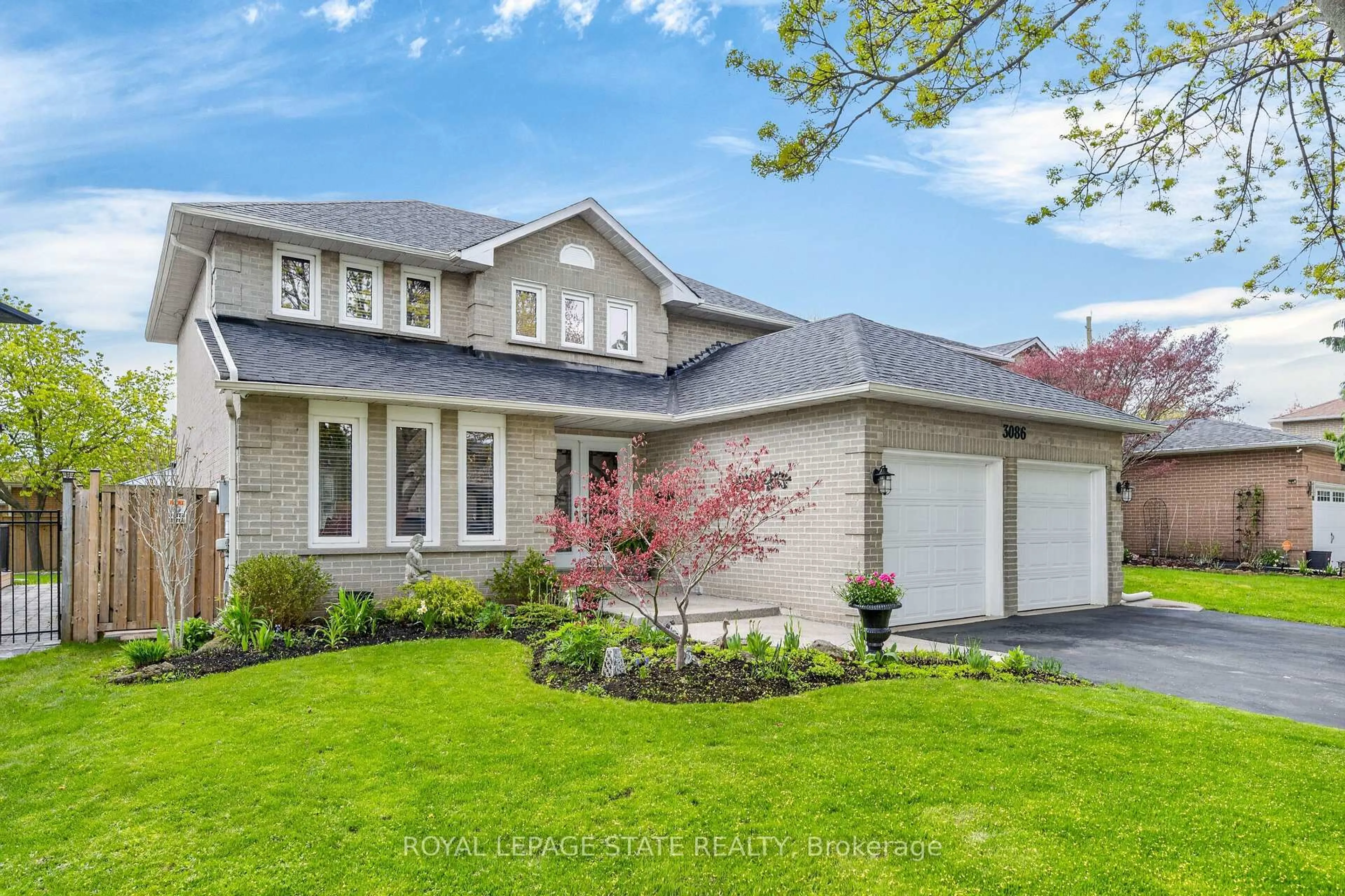 Home with brick exterior material, street for 3086 Swansea Dr, Oakville Ontario L6L 6H6