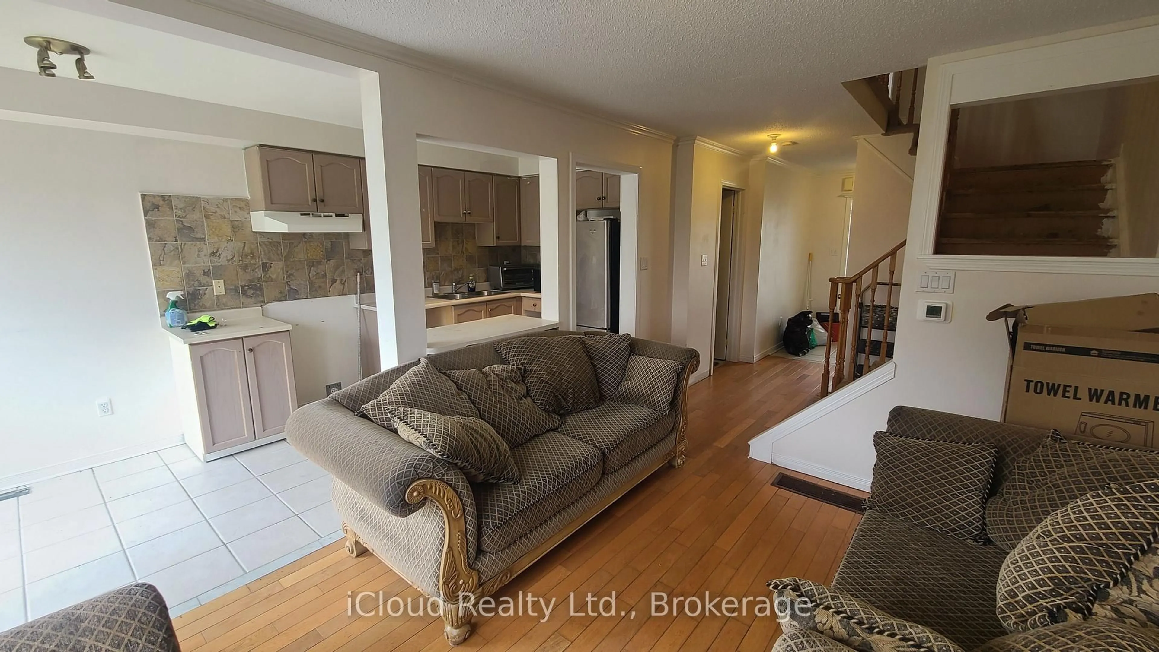 Living room with furniture, unknown for 126 Twin Pines Cres, Brampton Ontario L7A 1N2