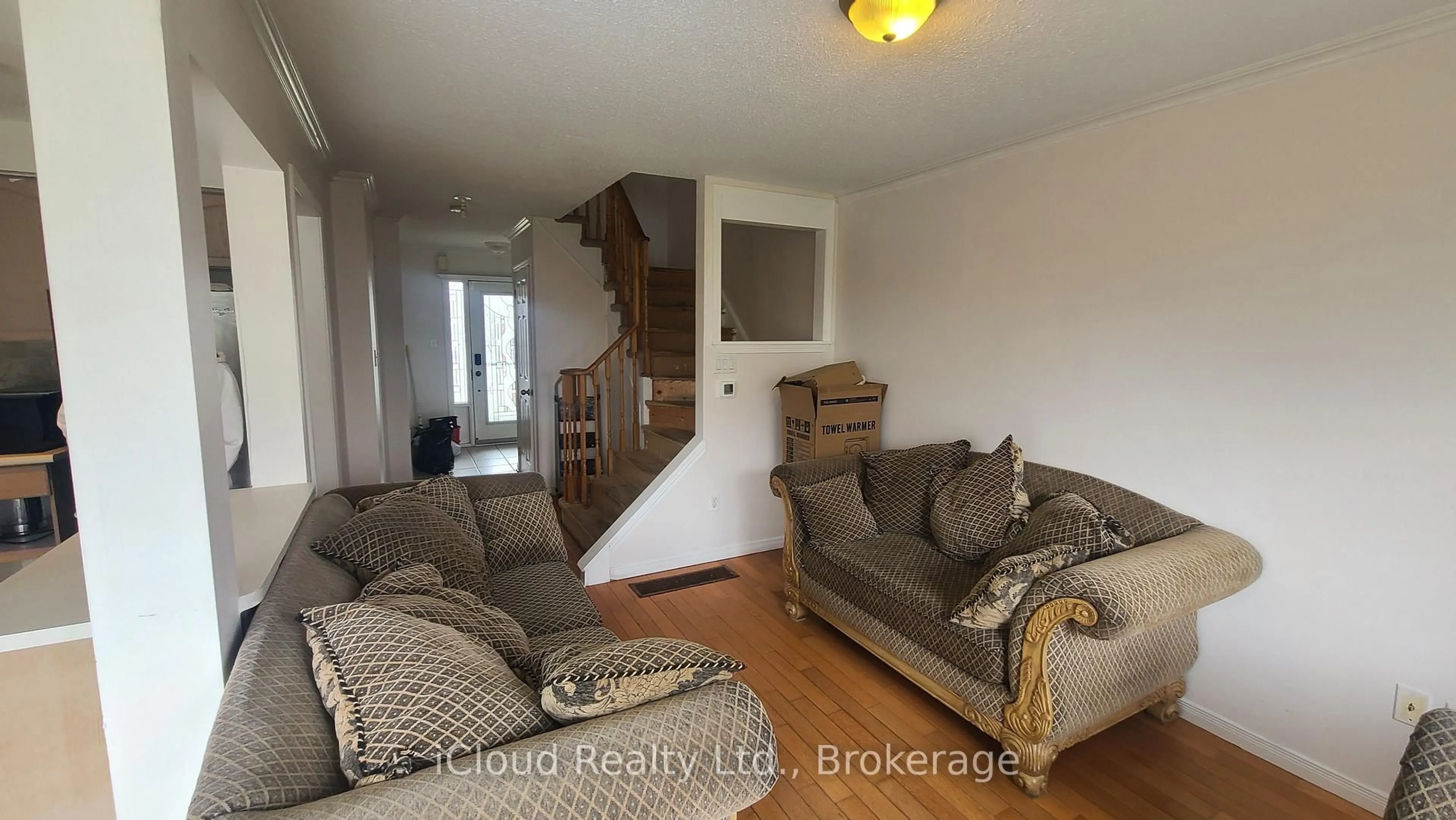 Living room with furniture, unknown for 126 Twin Pines Cres, Brampton Ontario L7A 1N2