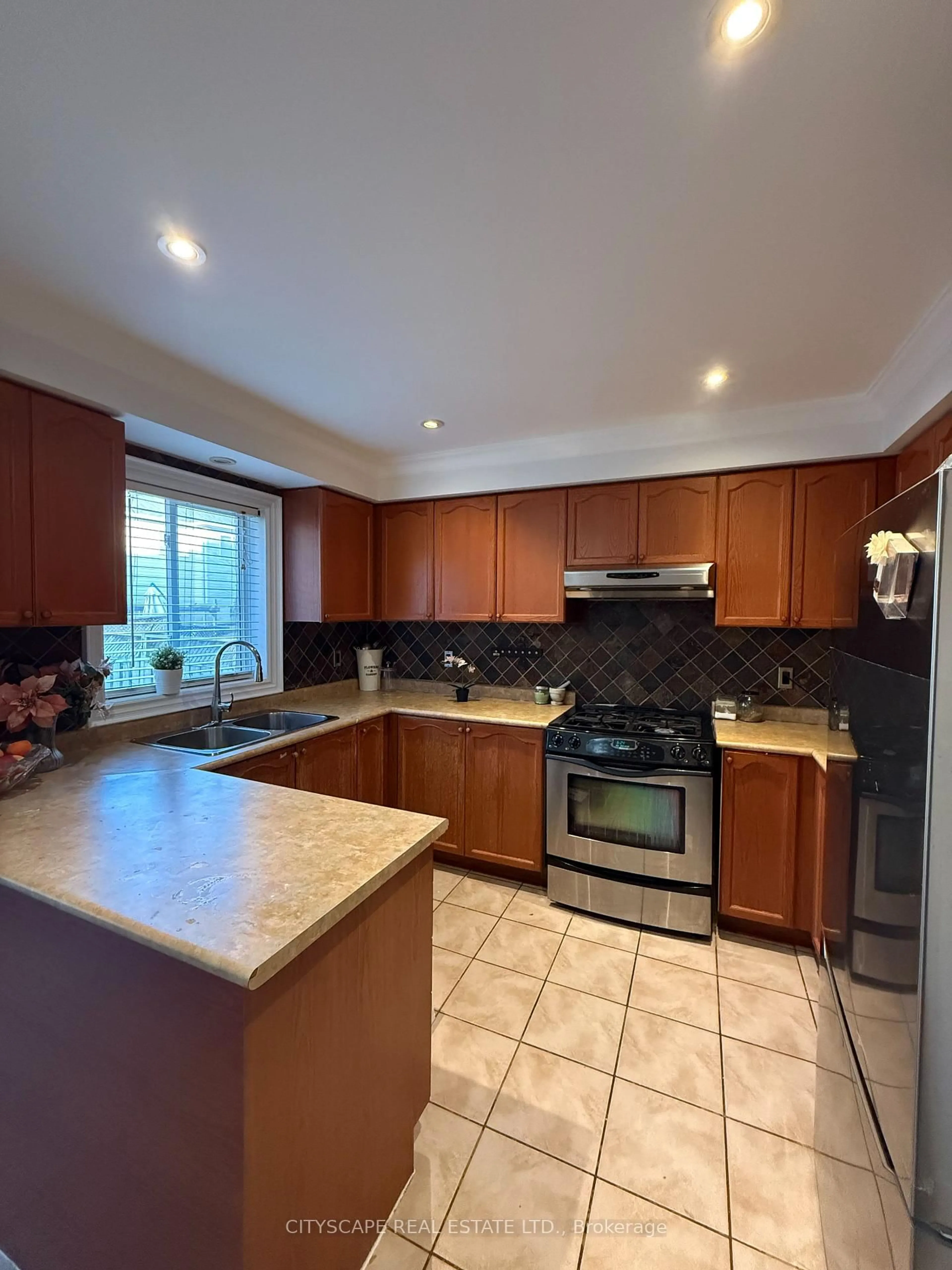 Unknown for 1318 Cartmer Way, Milton Ontario L9T 6K1