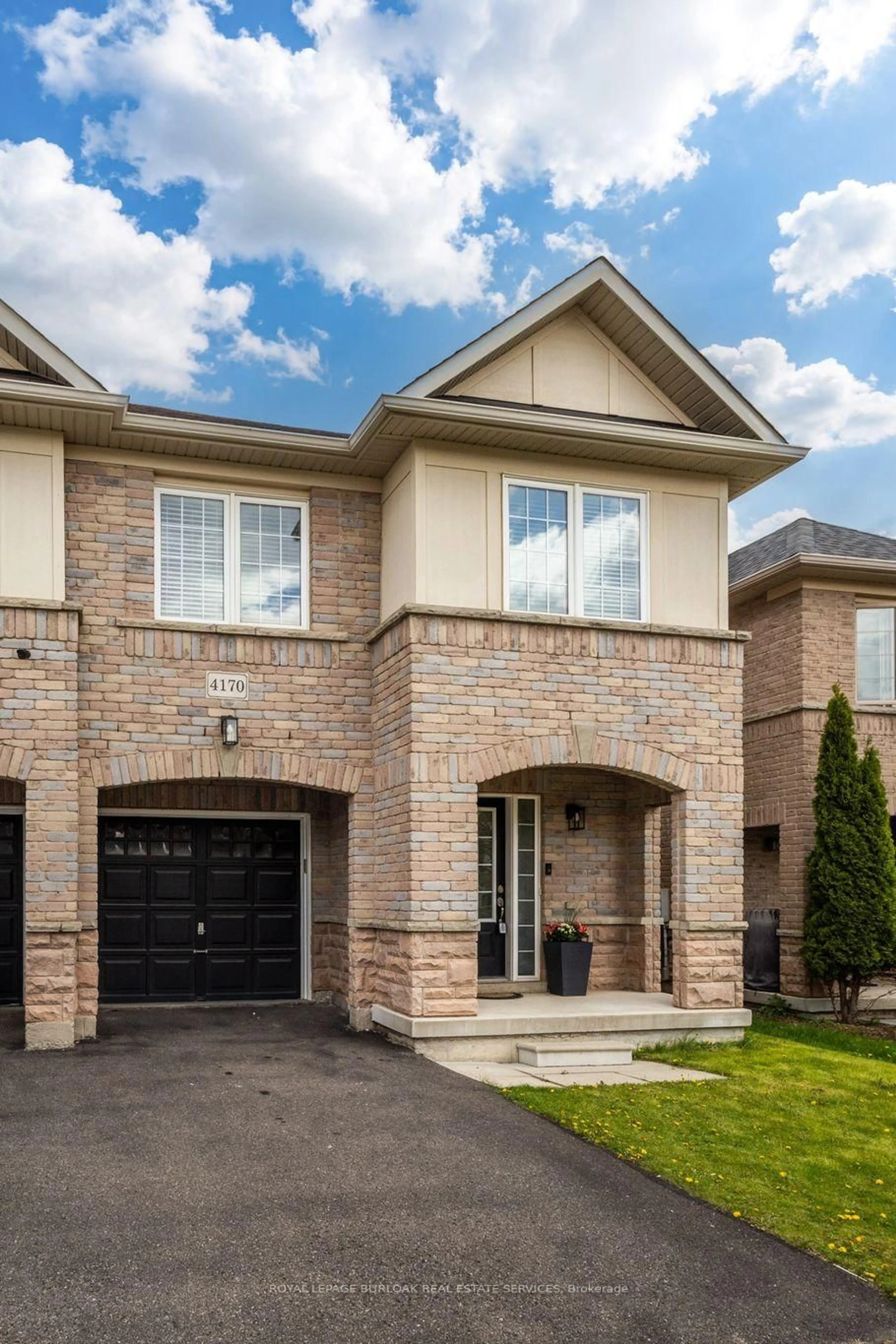 Home with brick exterior material, street for 4170 Thomas Alton Blvd, Burlington Ontario L7M 0A4