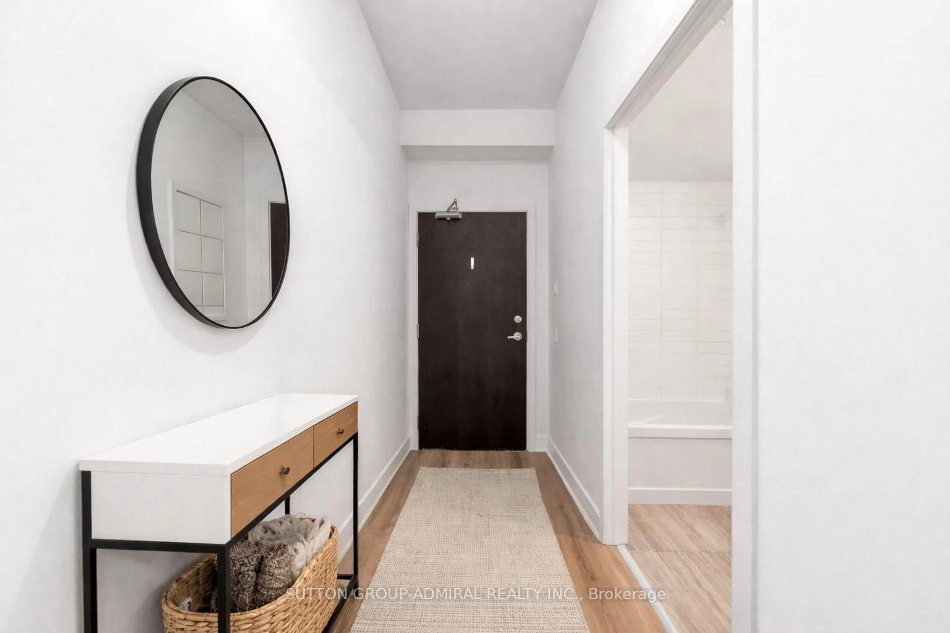 Indoor entryway for 10 Park Lawn Rd #625, Toronto Ontario M8V 0H9