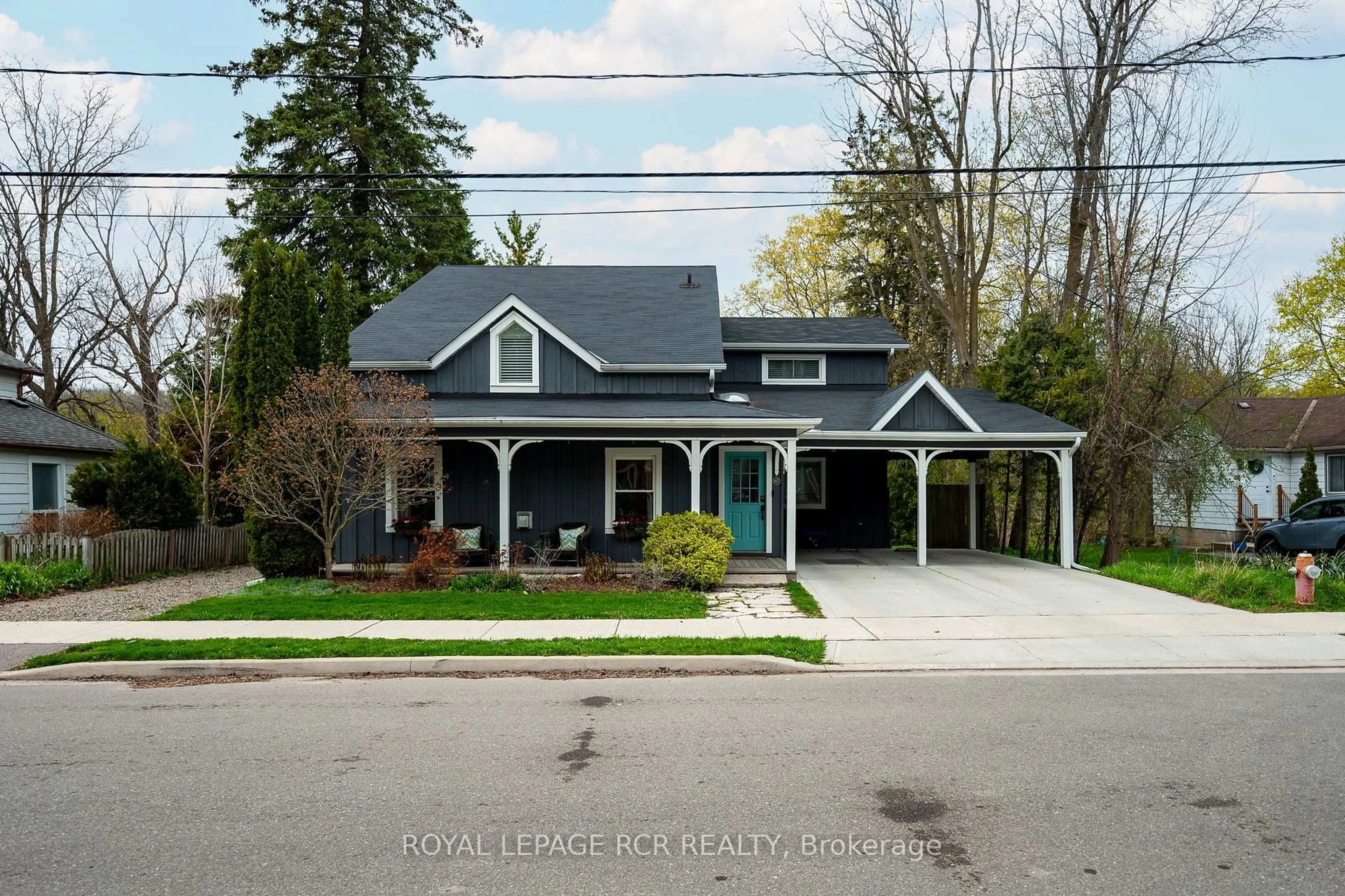 Home with vinyl exterior material, street for 145 Albert St, Caledon Ontario L7E 3G5