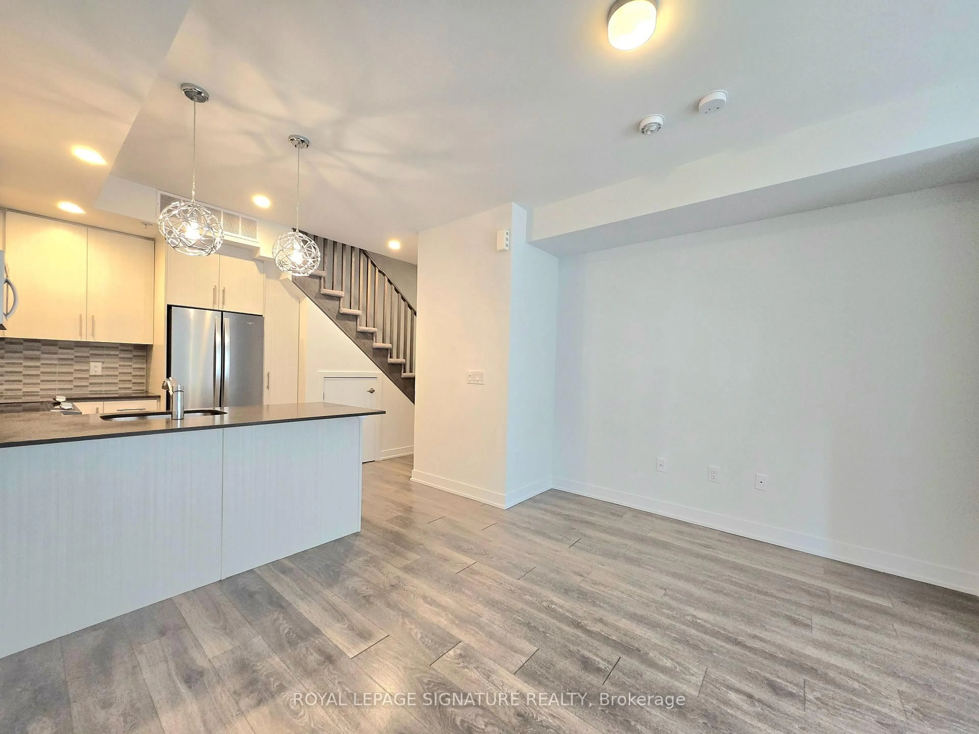 Open concept kitchen, unknown for 3492 Widdicombe Way #6, Mississauga Ontario L5L 0B8