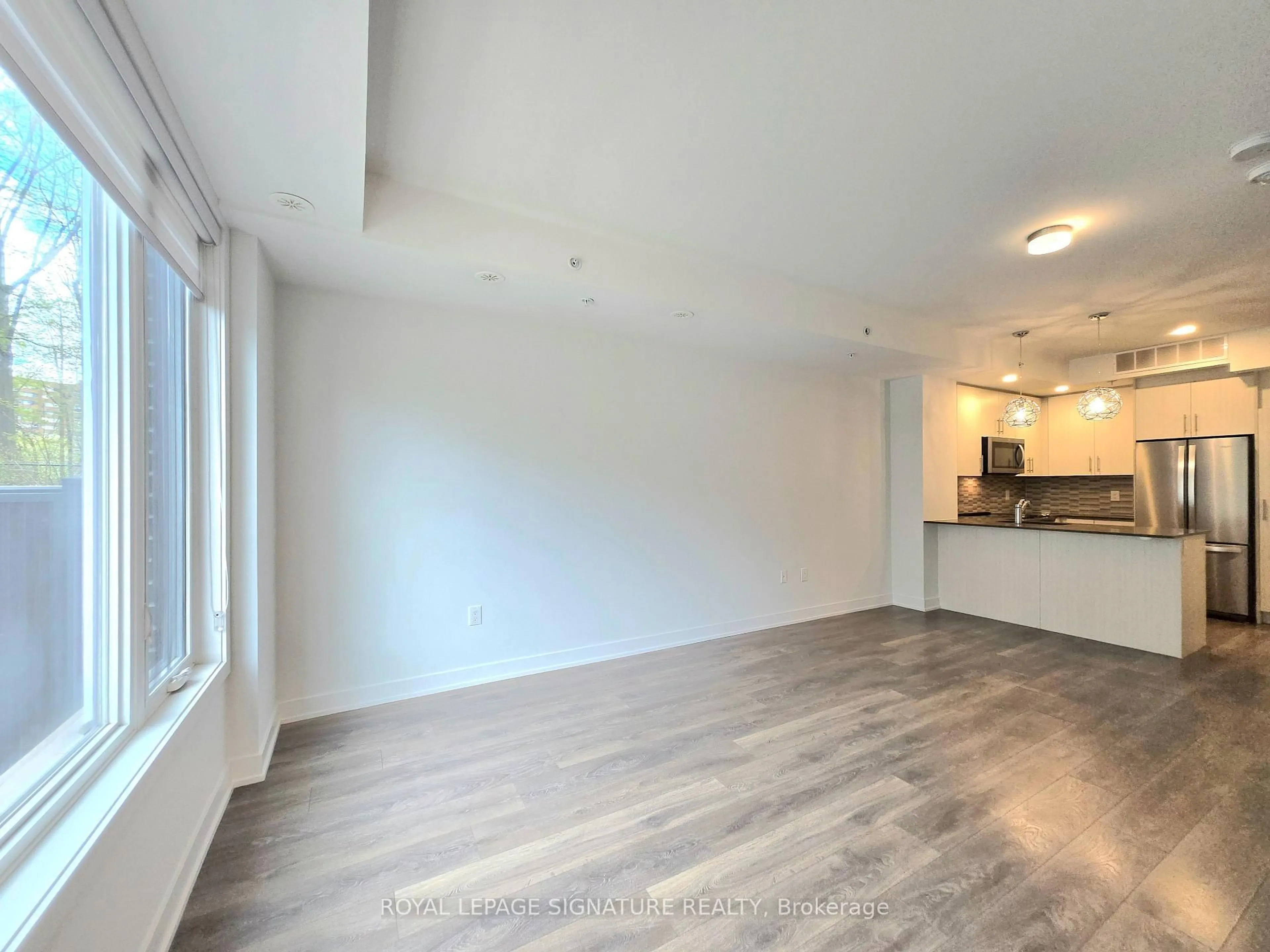 A pic of a room for 3492 Widdicombe Way #6, Mississauga Ontario L5L 0B8