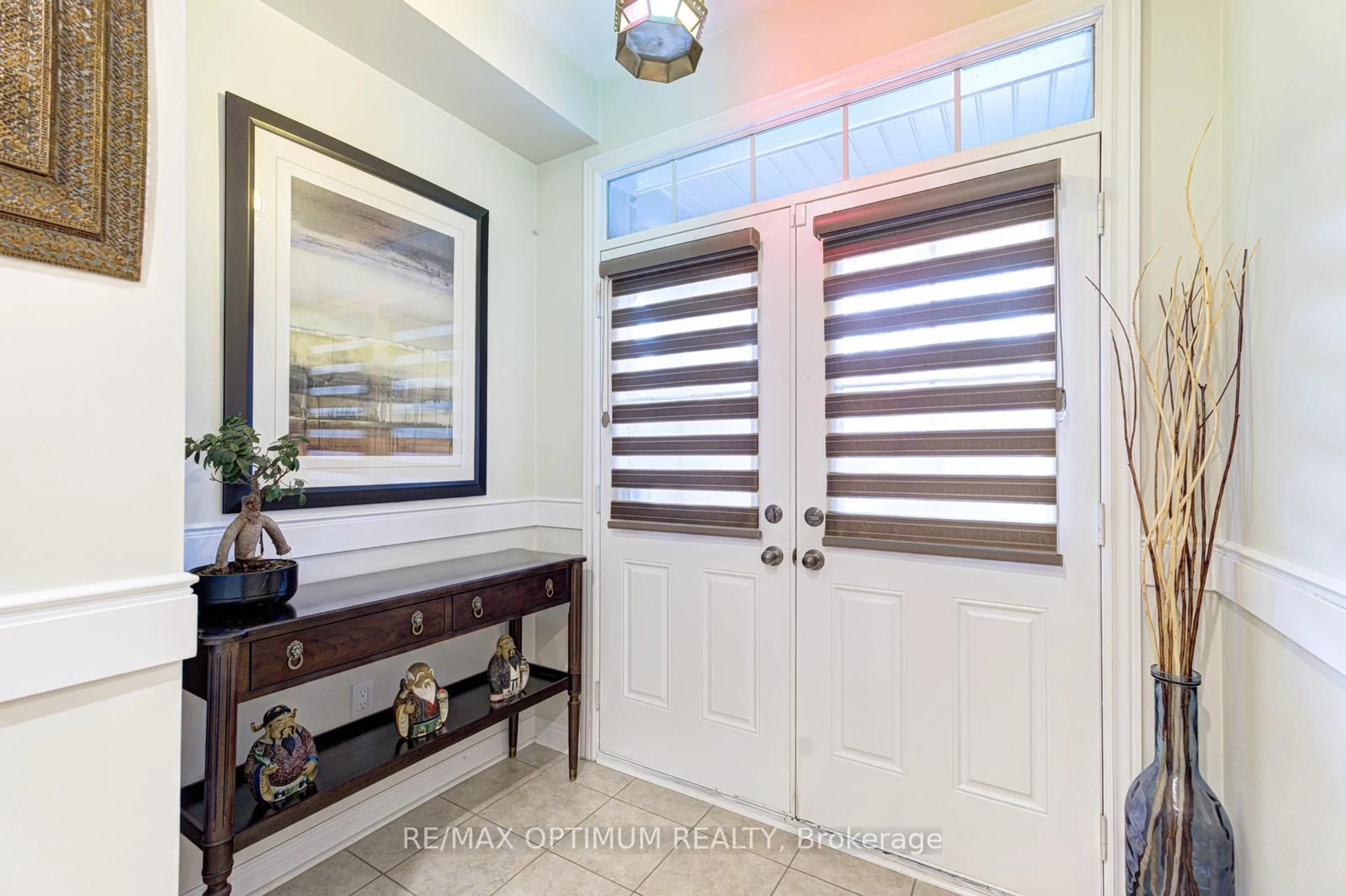 Indoor entryway for 13 Fann Dr, Brampton Ontario L7A 4L4