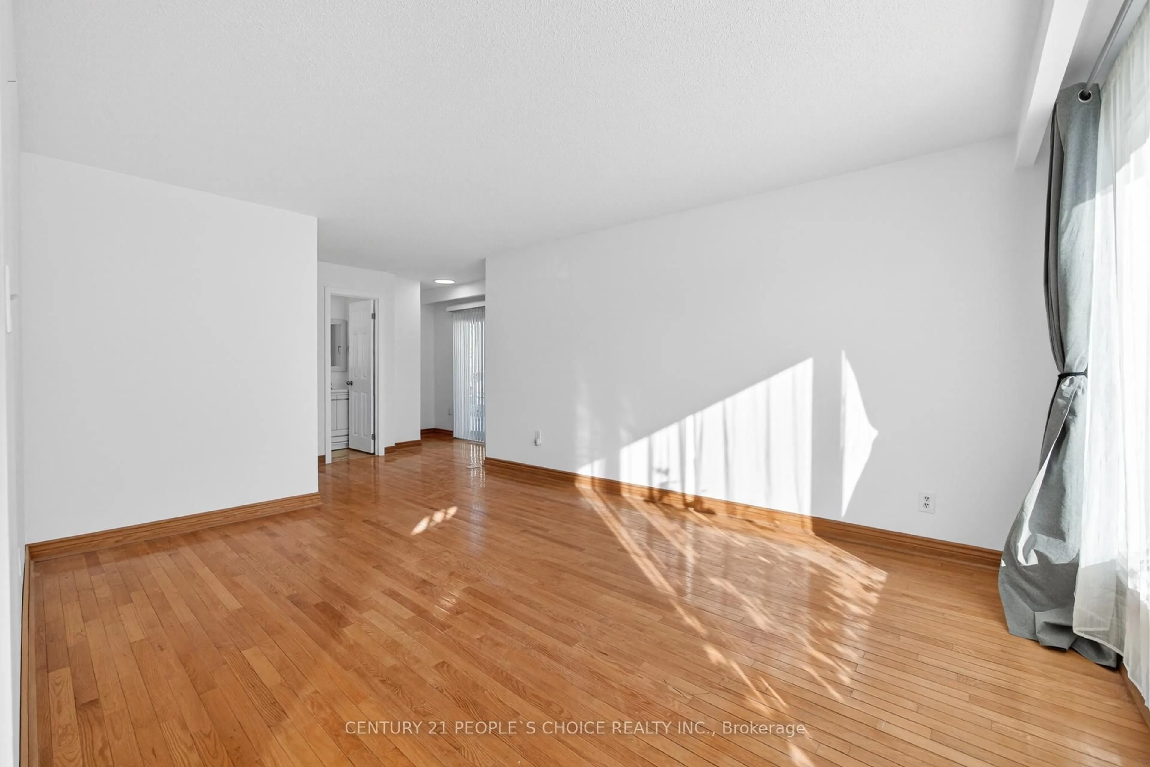 A pic of a room for 3404 Monica Dr, Mississauga Ontario L4T 3E7
