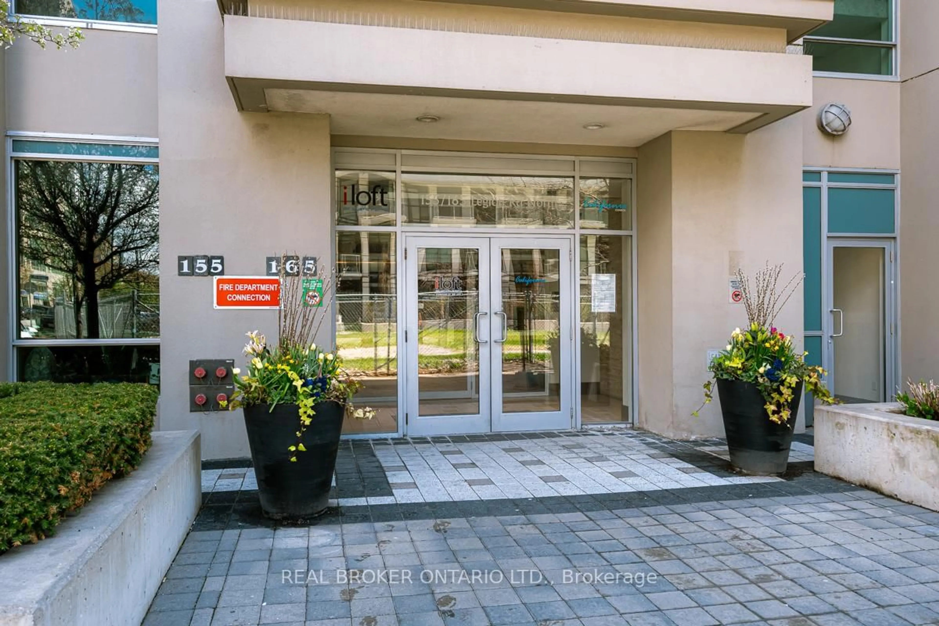 Indoor foyer for 155 Legion Rd #1214, Toronto Ontario M8Y 0A7