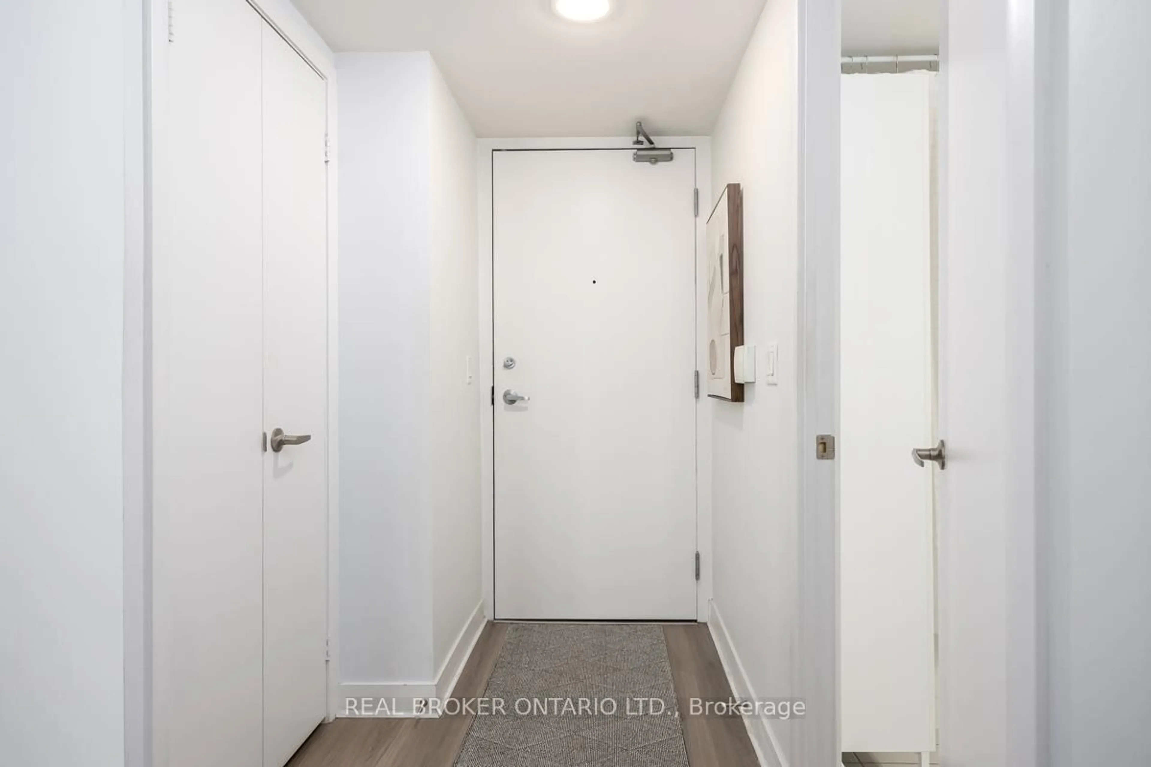 Indoor entryway for 155 Legion Rd #1214, Toronto Ontario M8Y 0A7