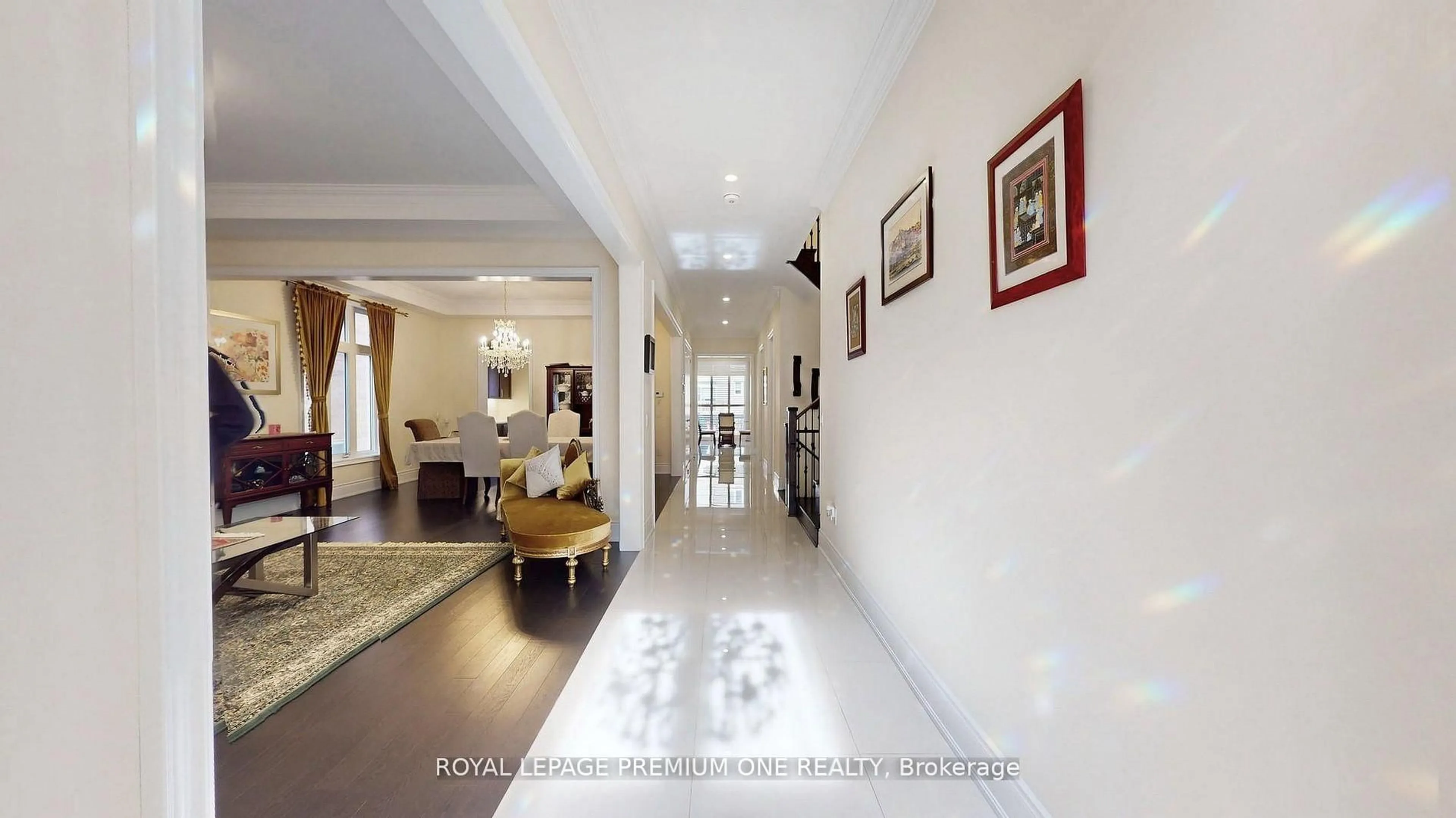 Indoor foyer for 52 Daisy Meadow Cres, Caledon Ontario L7C 4G3