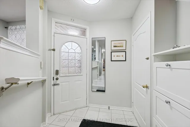 833 Scollard Crt #107, Mississauga 2