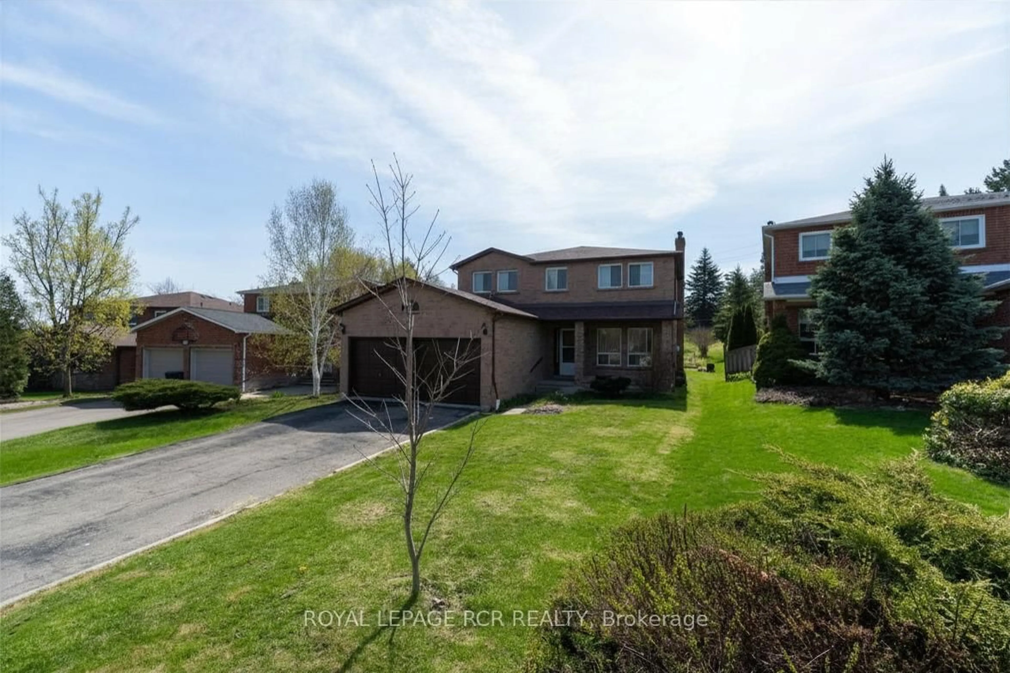 A pic from outside/outdoor area/front of a property/back of a property/a pic from drone, street for 51 Bambi Tr, Caledon Ontario L7E 2G4