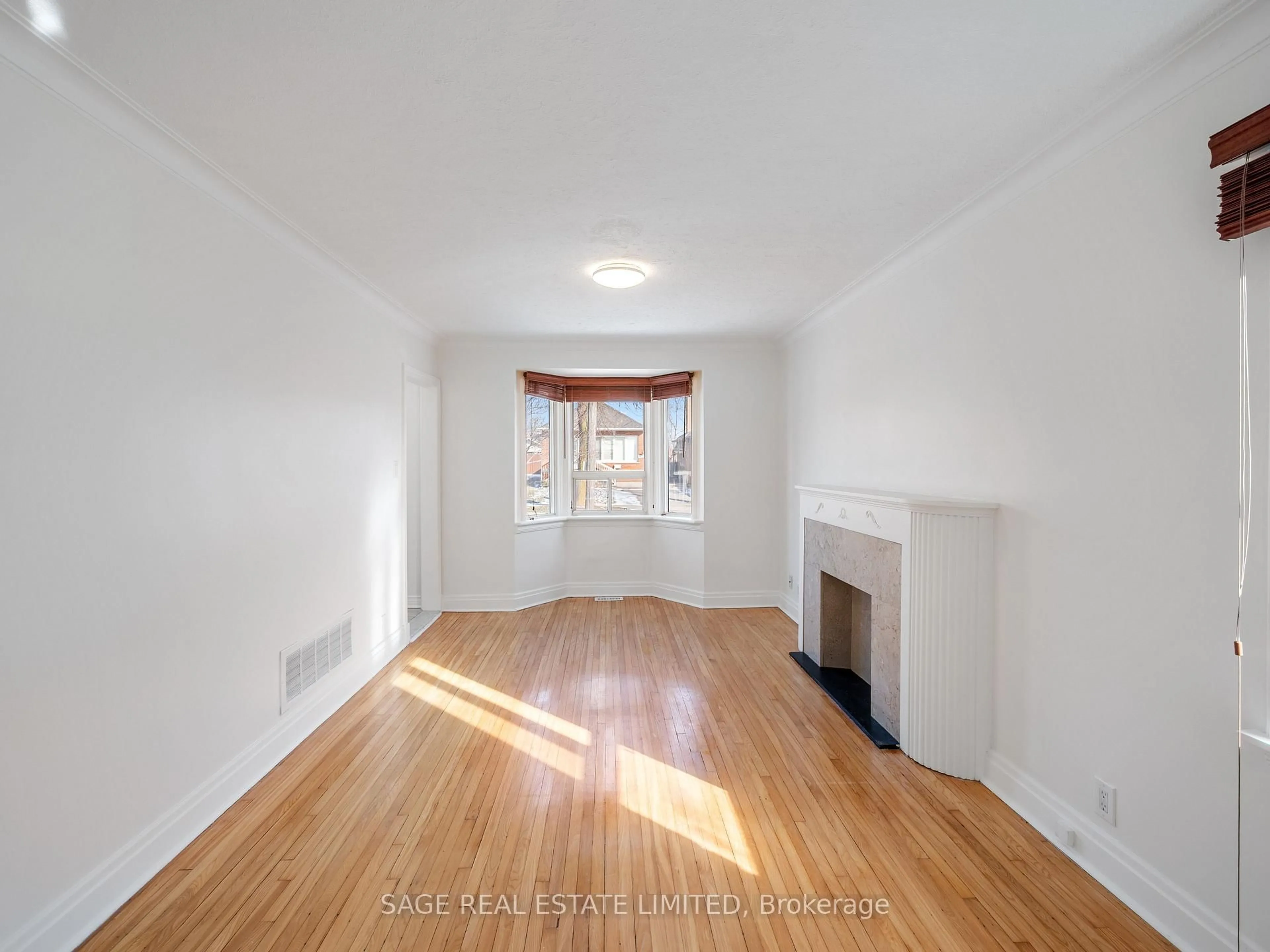 A pic of a room for 521 Glen Park Ave, Toronto Ontario M6B 2G2