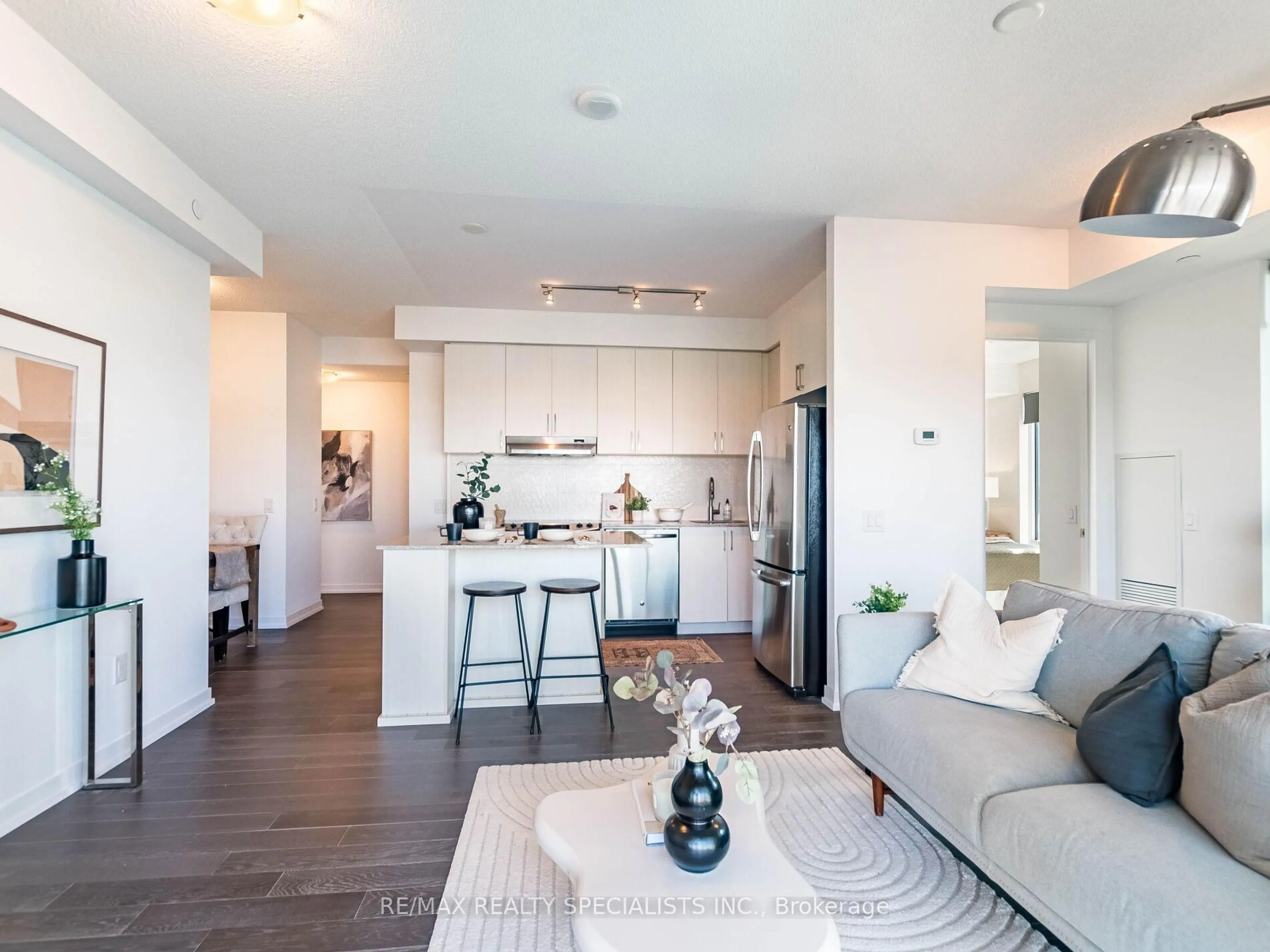 Open concept kitchen, unknown for 2560 Eglinton Ave #610, Mississauga Ontario L5M 0Y3