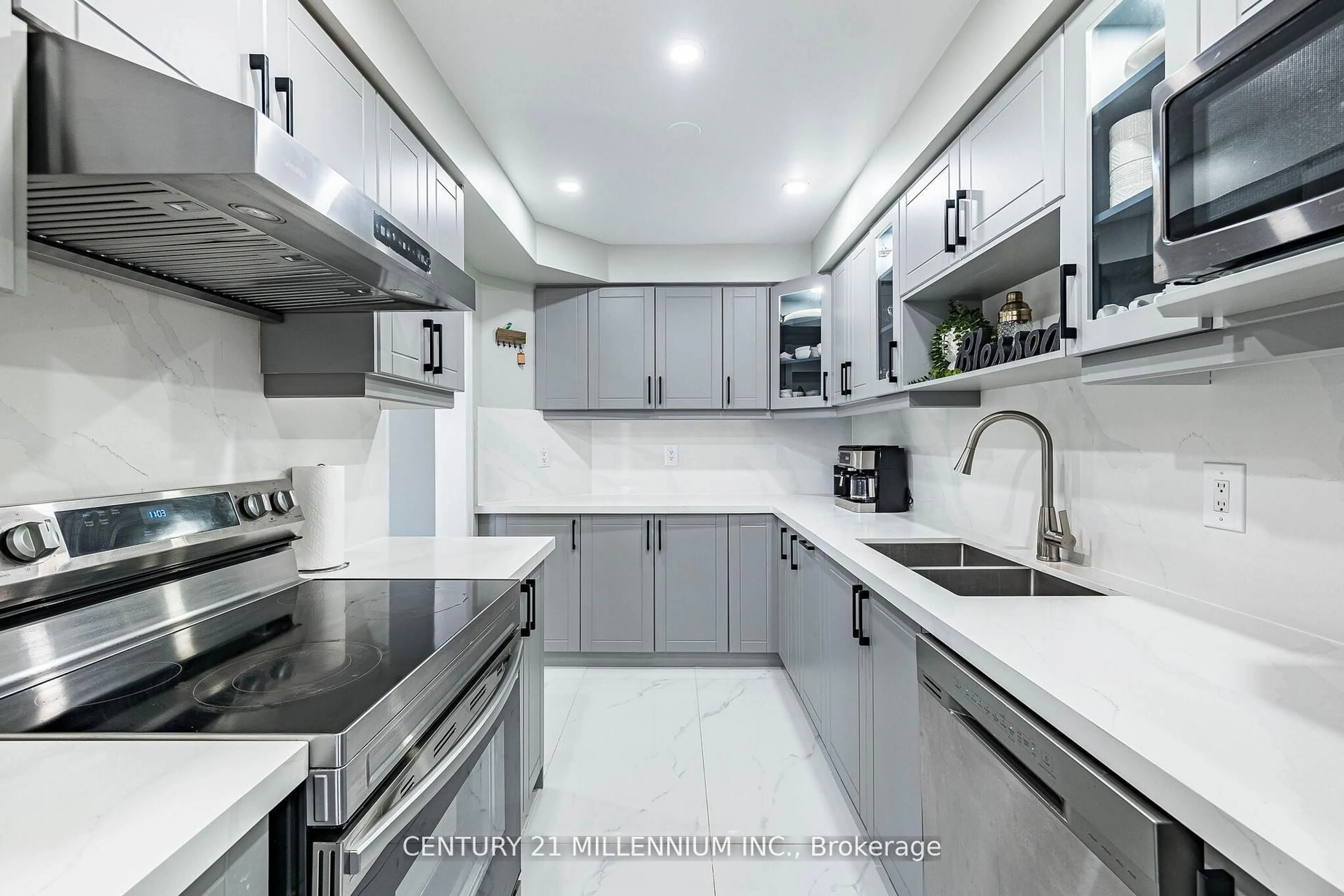 Contemporary kitchen, ceramic/tile floor for 100 Monaco Crt, Brampton Ontario L7A 1X2