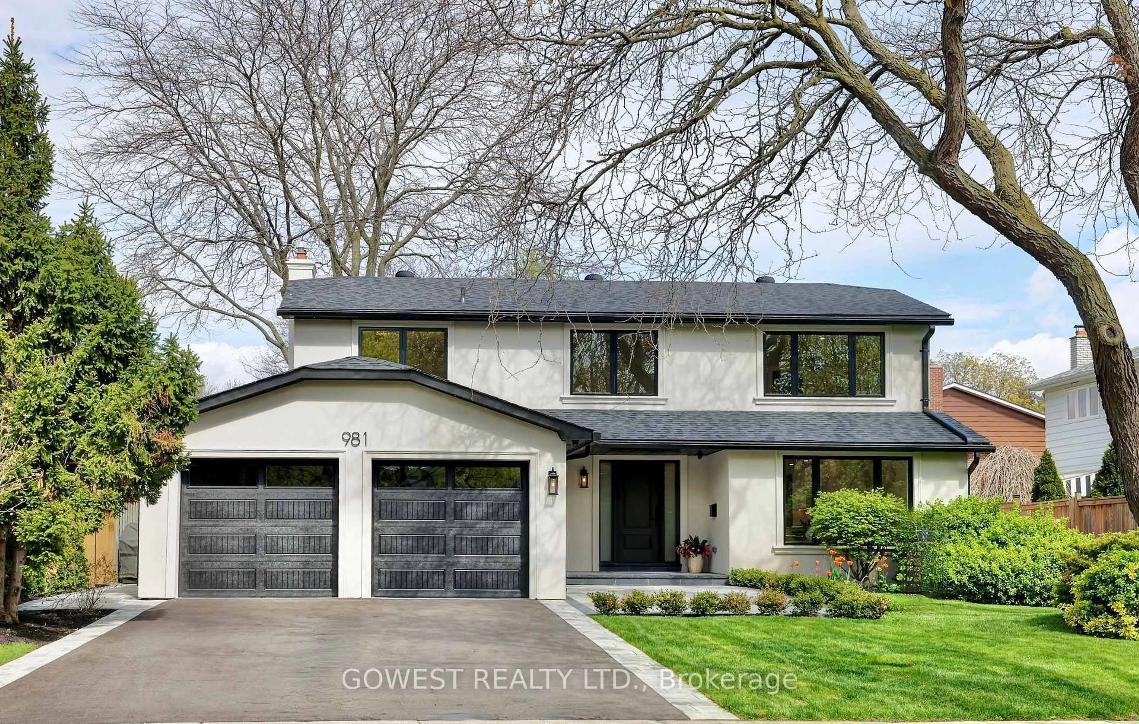 Home with brick exterior material, street for 981 Valdese Dr, Mississauga Ontario L5C 2Z5