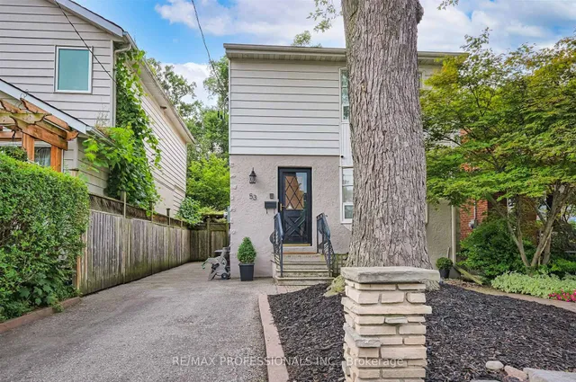 53 Tilden Cres, Toronto 5