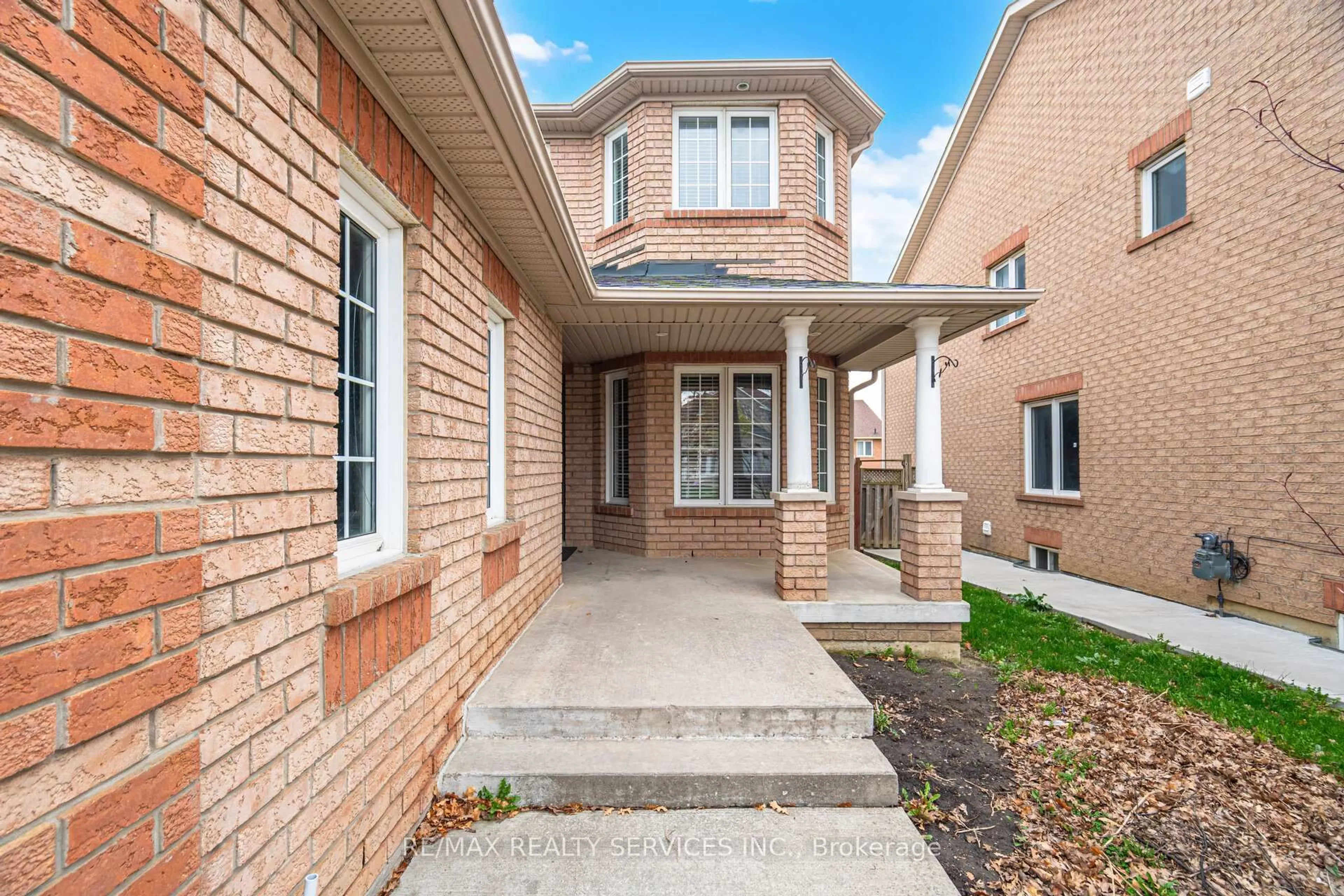 Home with brick exterior material, street for 130 Yuile Crt, Brampton Ontario L6Y 5J5