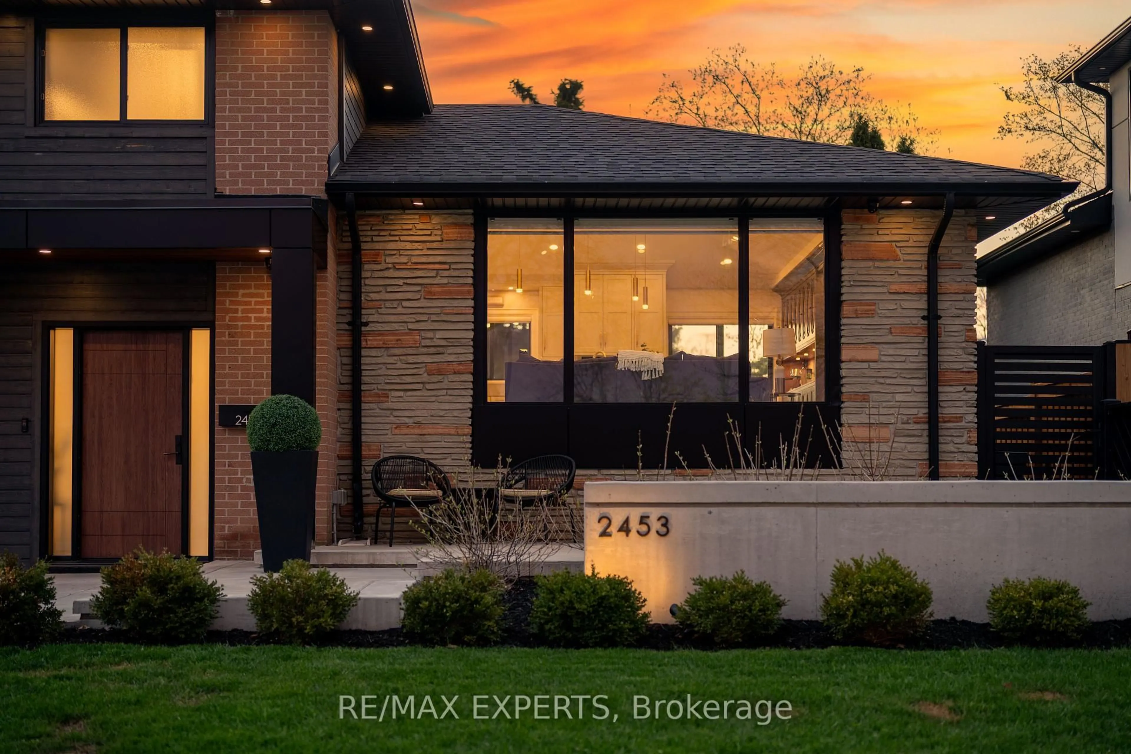 Home with brick exterior material, street for 2453 Bonner Rd, Mississauga Ontario L5J 2E1