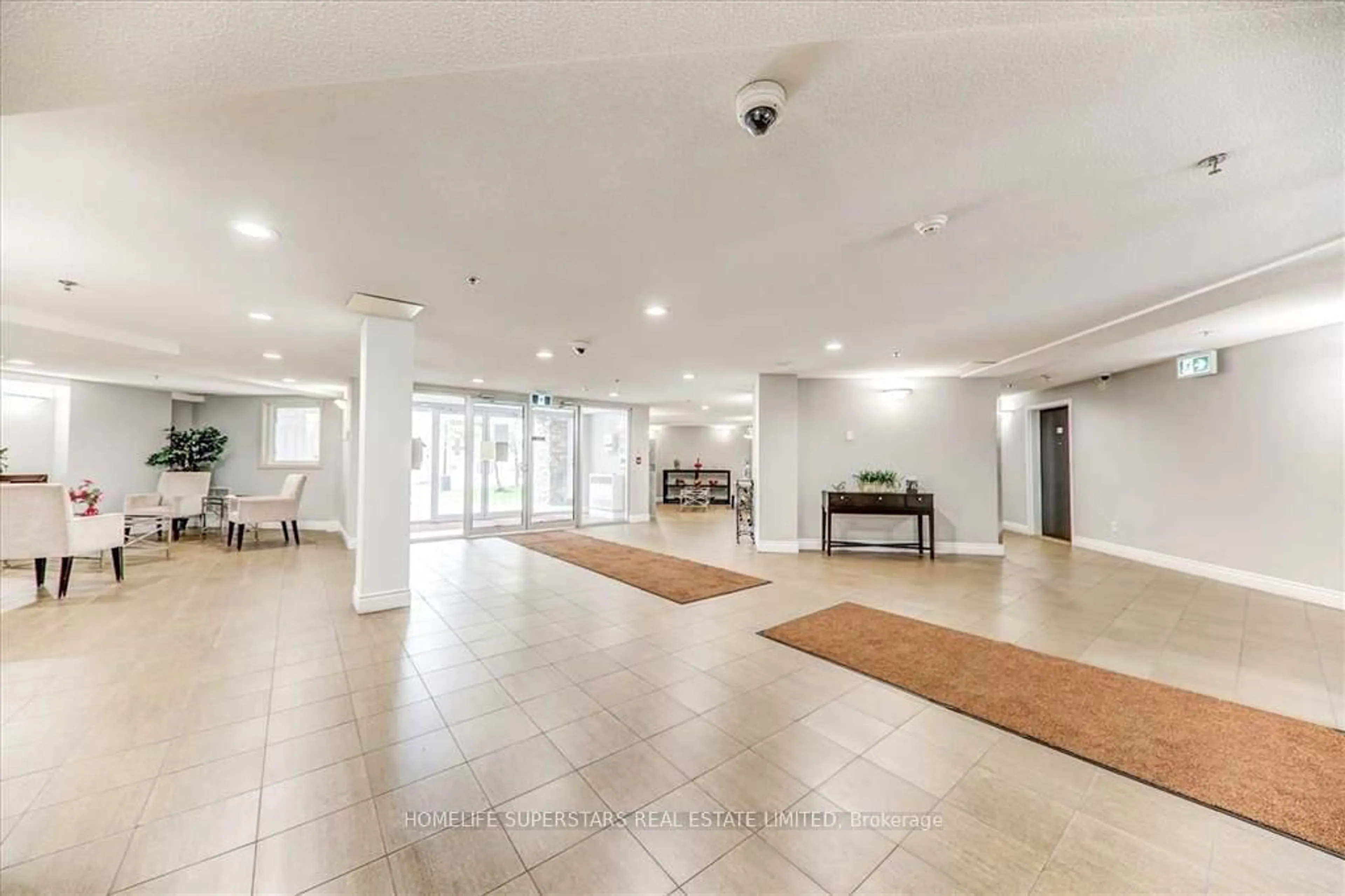 Indoor foyer for 4 Dayspring Circle Dr #3210, Brampton Ontario L6P 2Z5