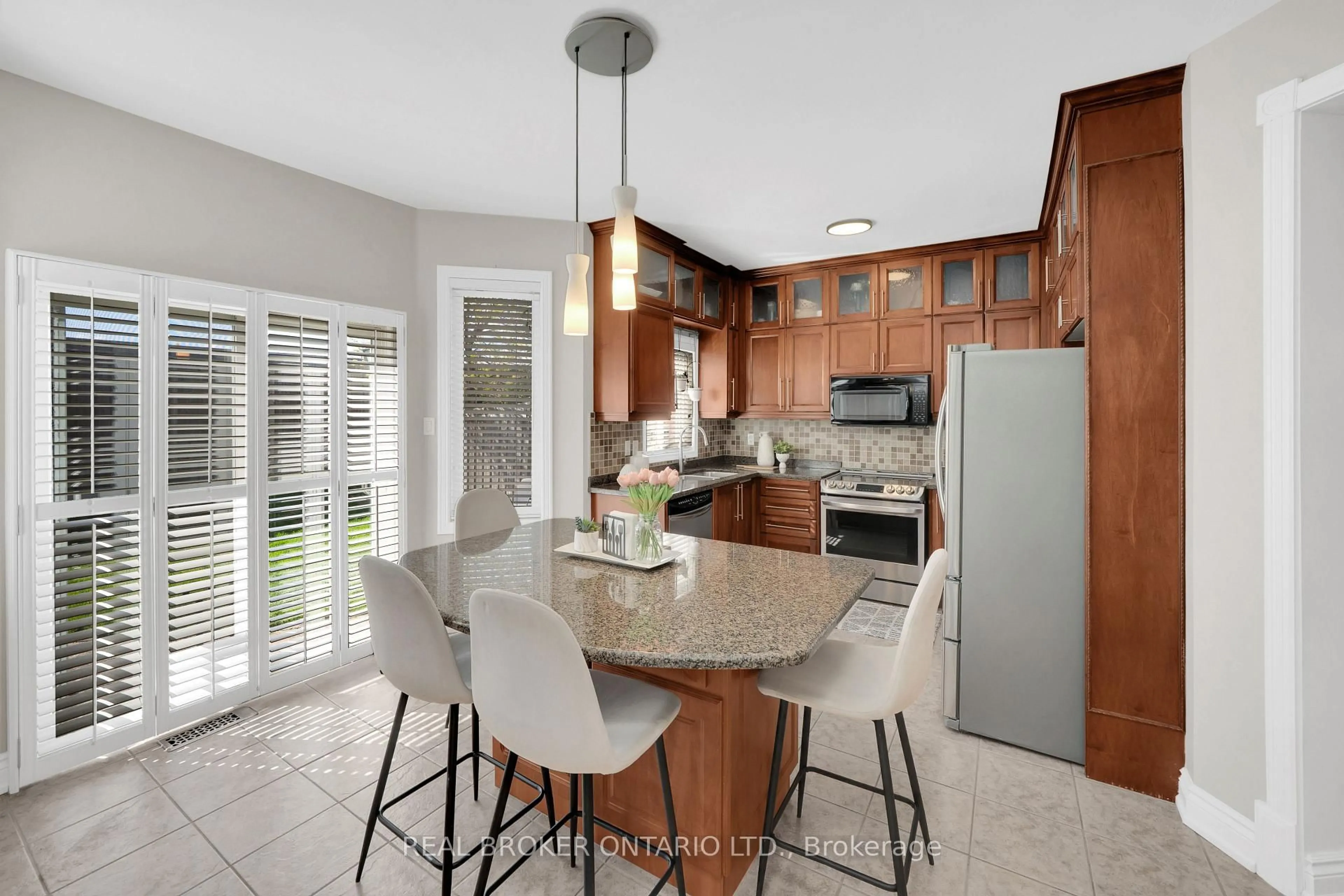 Open concept kitchen, ceramic/tile floor for 217 Ellis Cres, Milton Ontario L9T 6B5