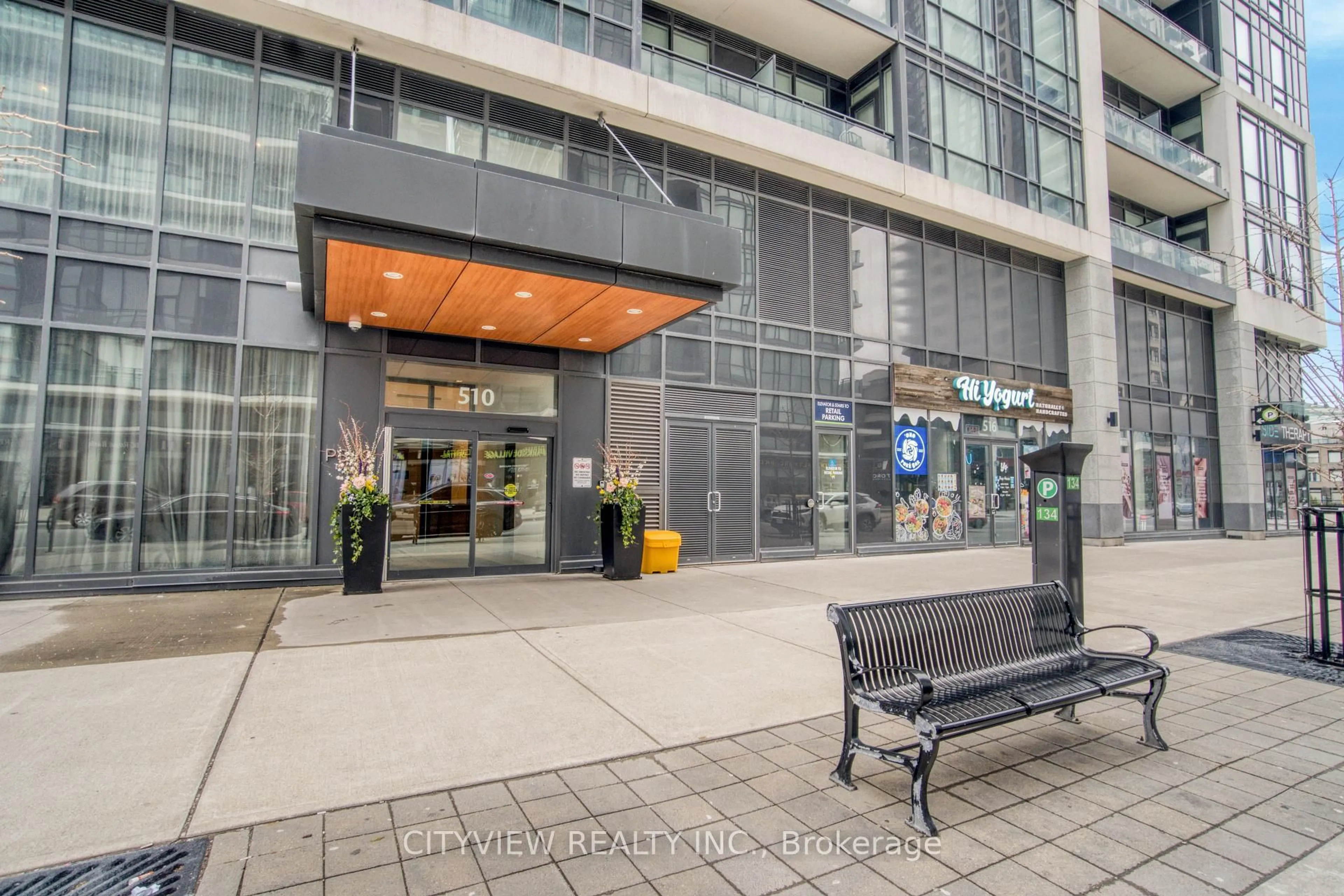 Indoor foyer for 510 Curran Pl #2905, Mississauga Ontario L5B 0J8