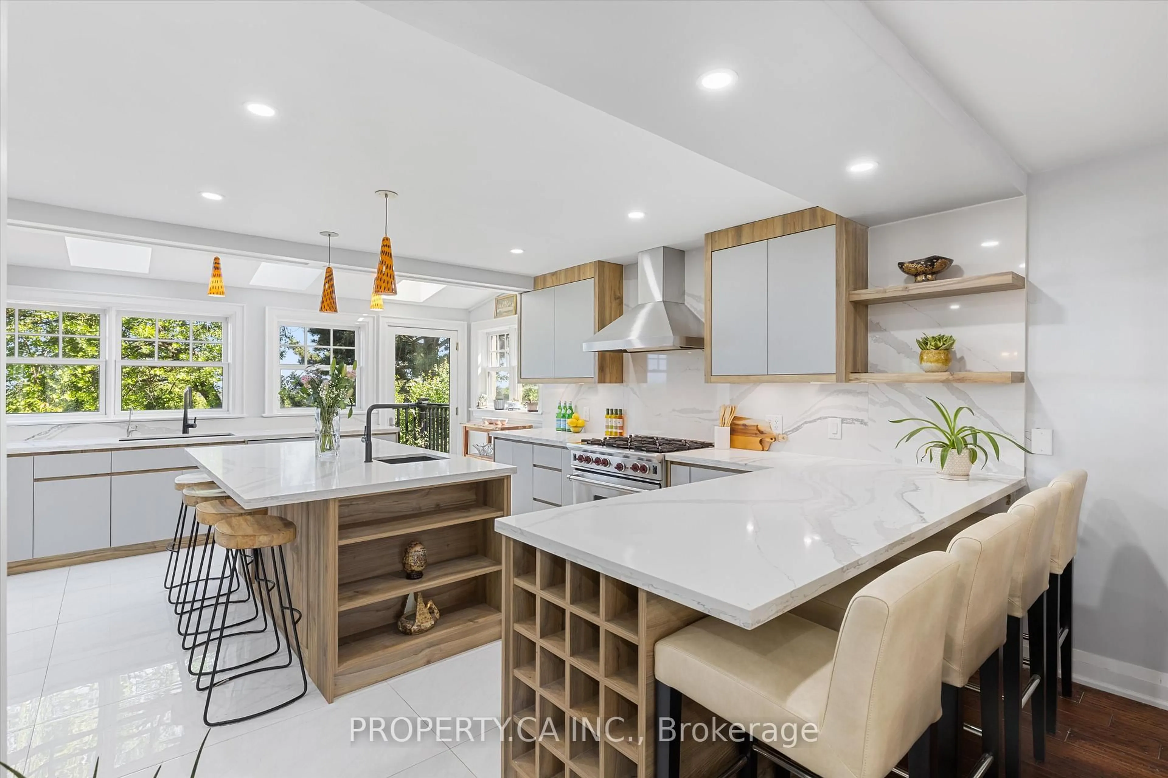 Contemporary kitchen, ceramic/tile floor for 2788 Tallberg Crt, Mississauga Ontario L5J 1T1
