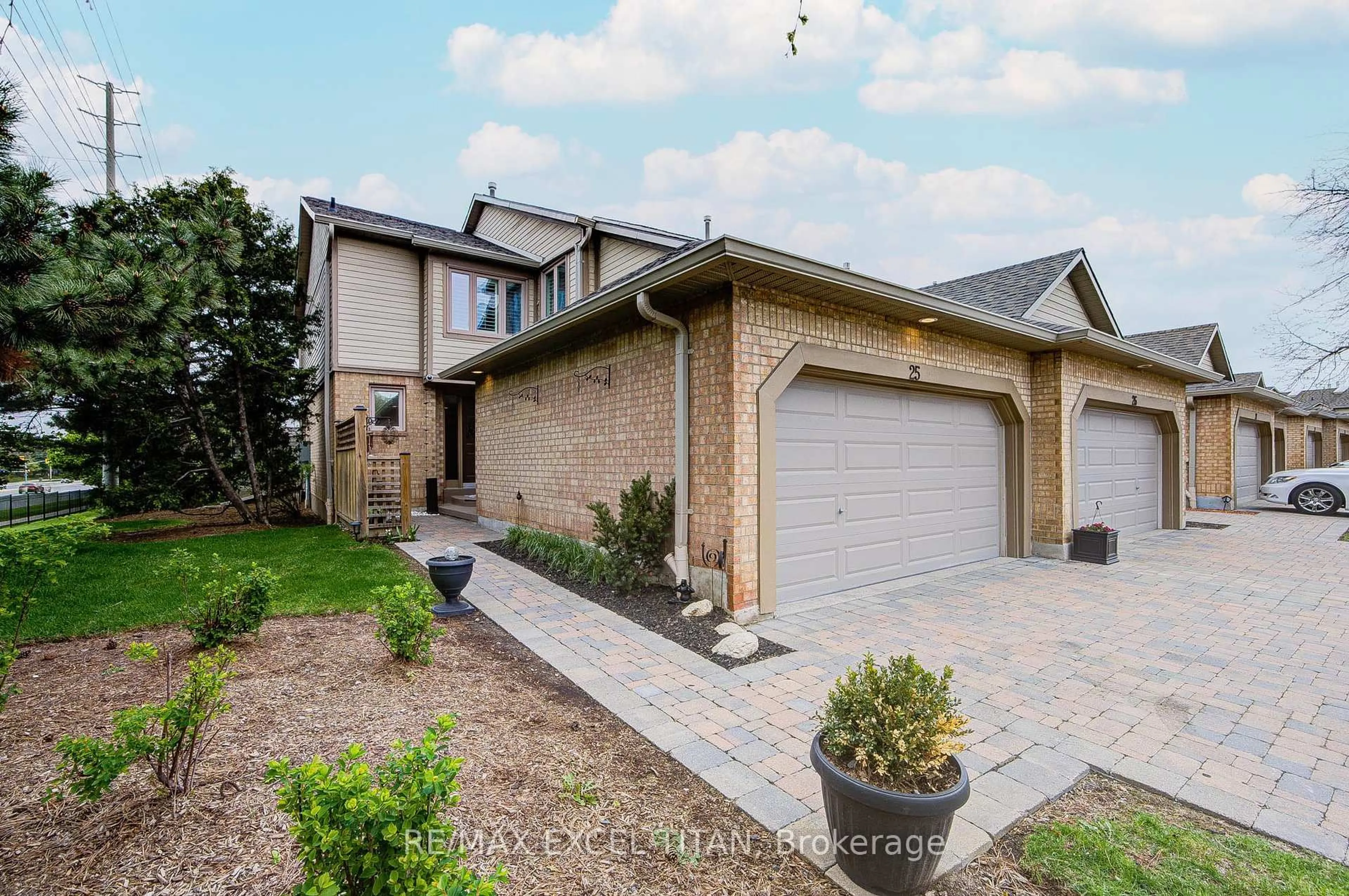 Home with brick exterior material, street for 1725 The Chse #25, Mississauga Ontario L5M 4N3