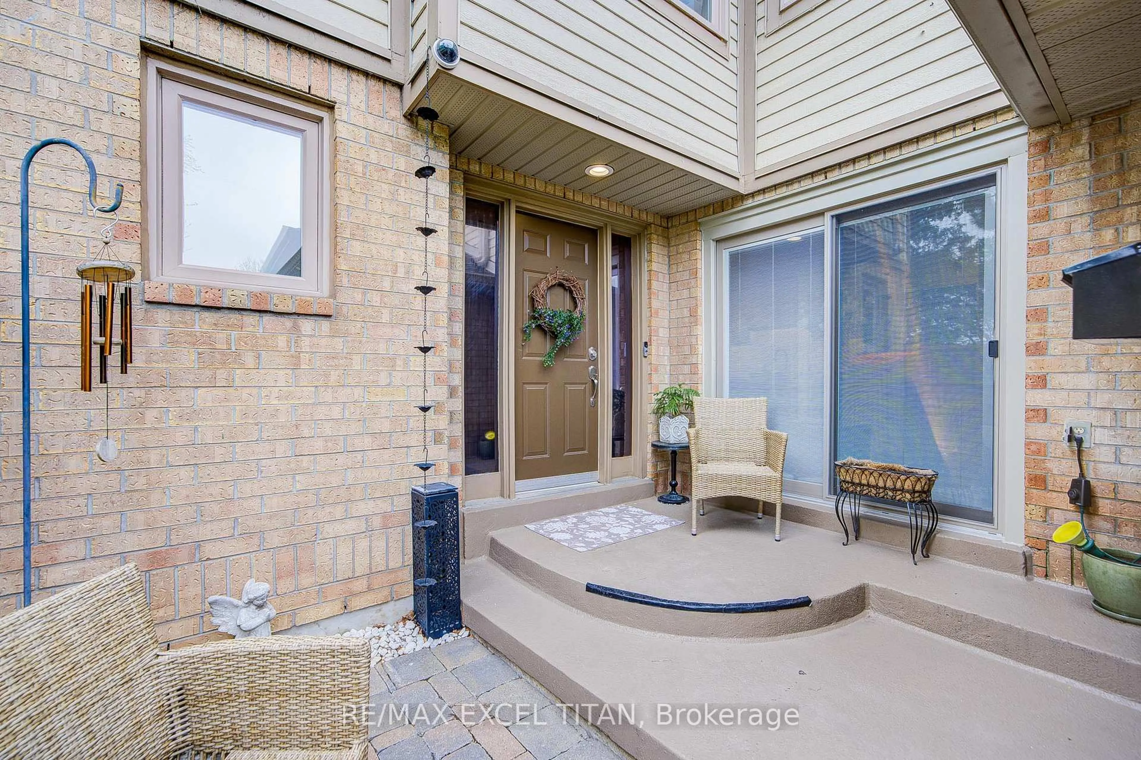 Indoor entryway for 1725 The Chse #25, Mississauga Ontario L5M 4N3