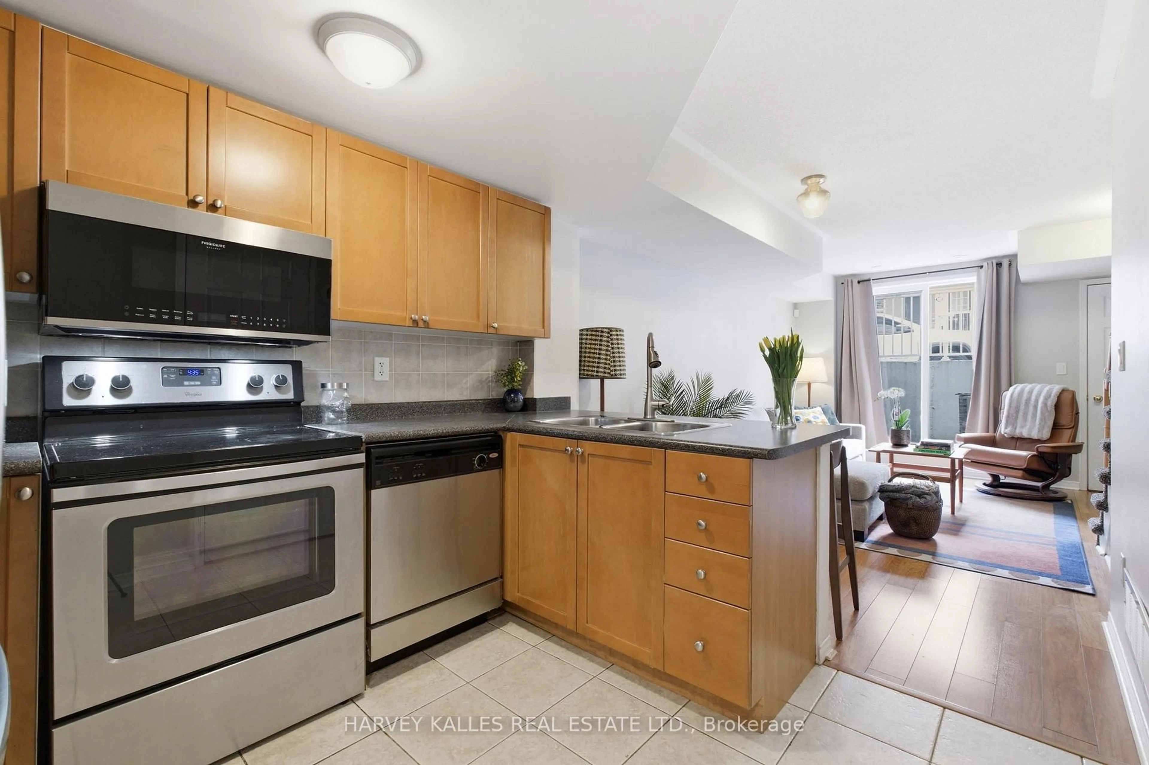 Standard kitchen, ceramic/tile floor for 20 Turntable Cres #18, Toronto Ontario M6H 4K9
