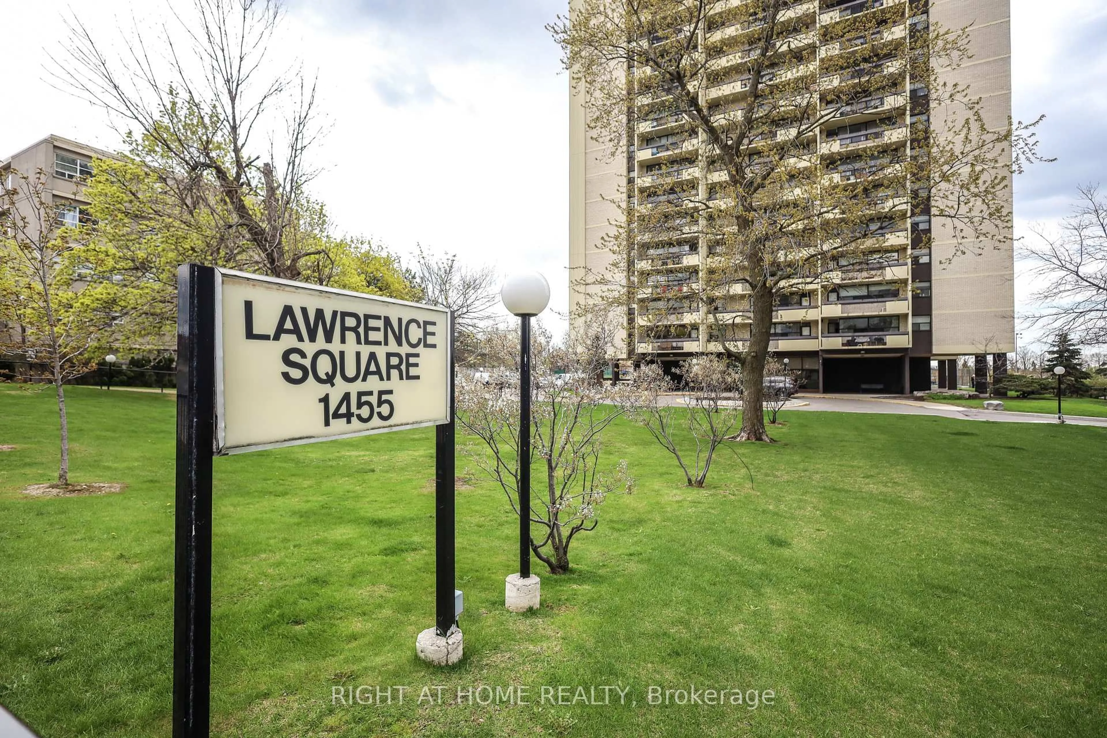 Unknown for 1455 Lawrence Ave #207, Toronto Ontario M6L 1B1