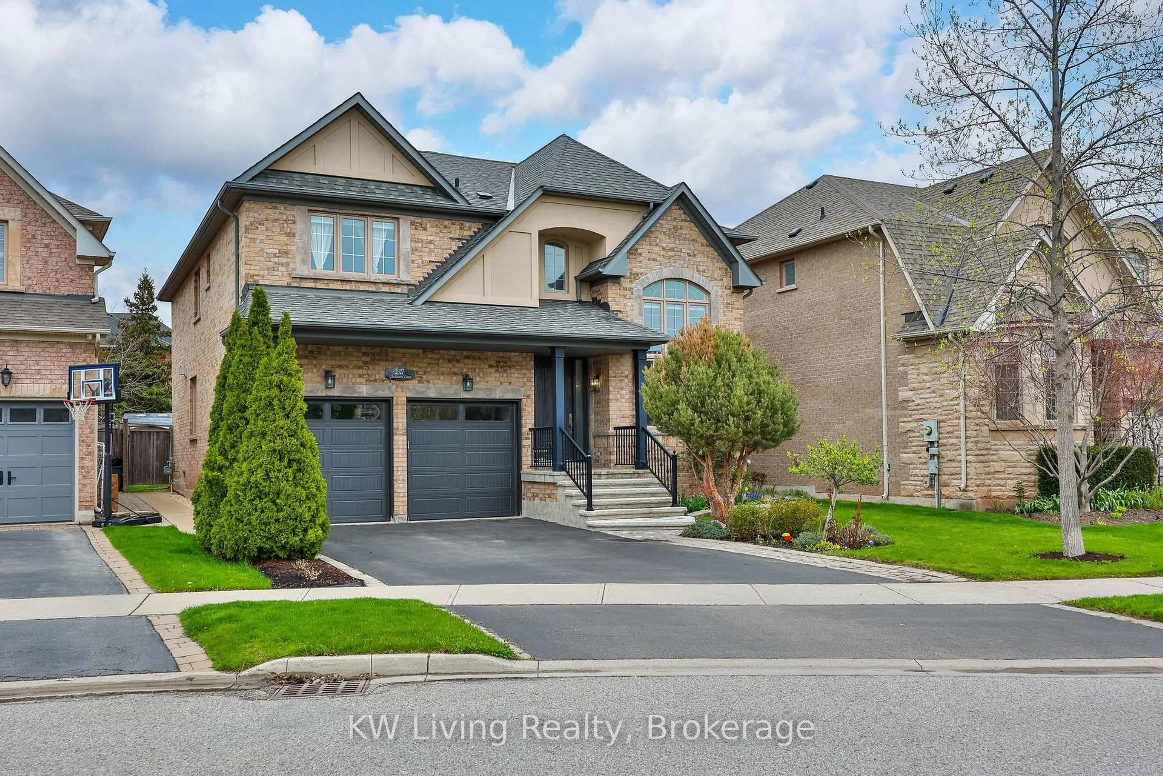 Home with brick exterior material, street for 2327 Gladacres Lane, Oakville Ontario L6M 0G4