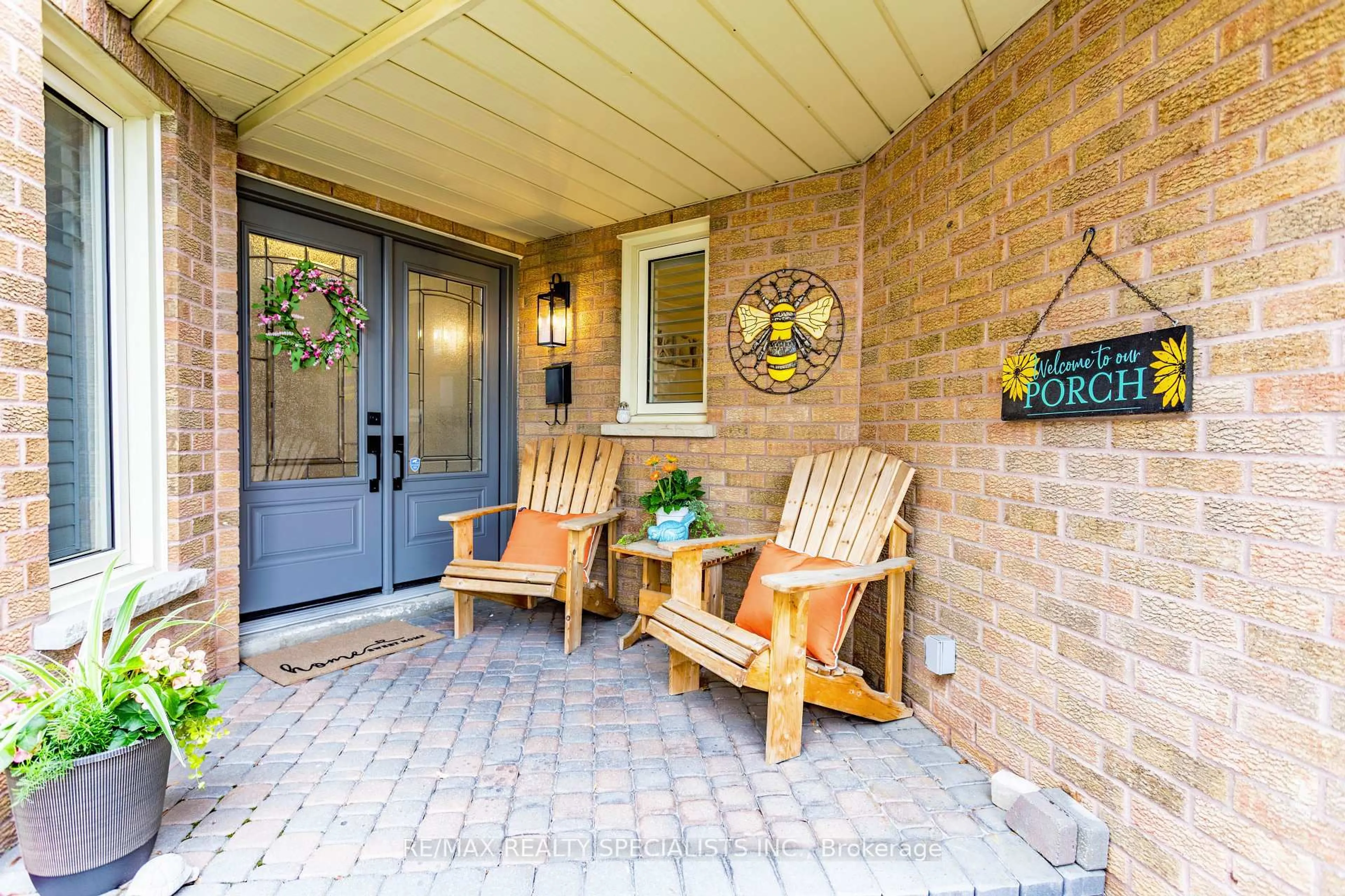 Indoor entryway for 6363 Osprey Blvd, Mississauga Ontario L5N 6G7