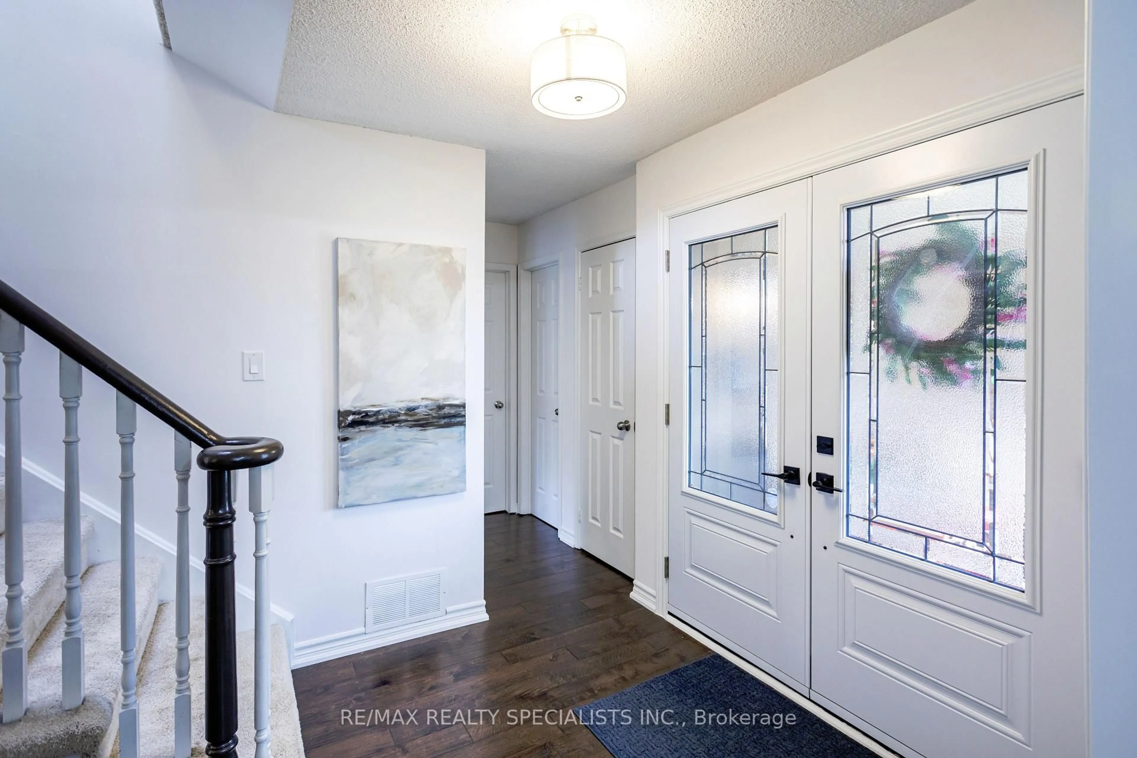Indoor entryway for 6363 Osprey Blvd, Mississauga Ontario L5N 6G7