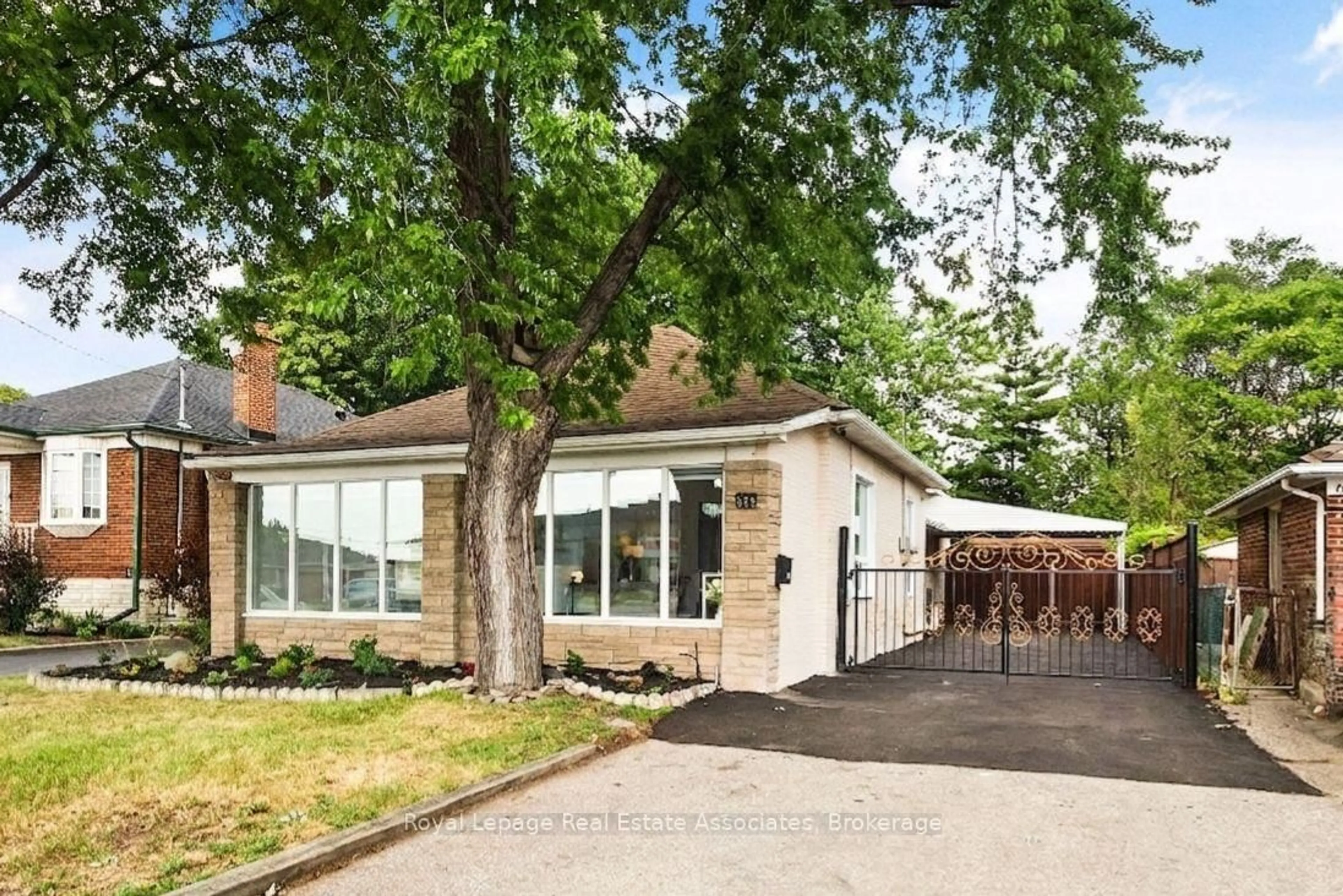 Home with brick exterior material, street for 665 Kipling Ave, Toronto Ontario M8Z 5G2