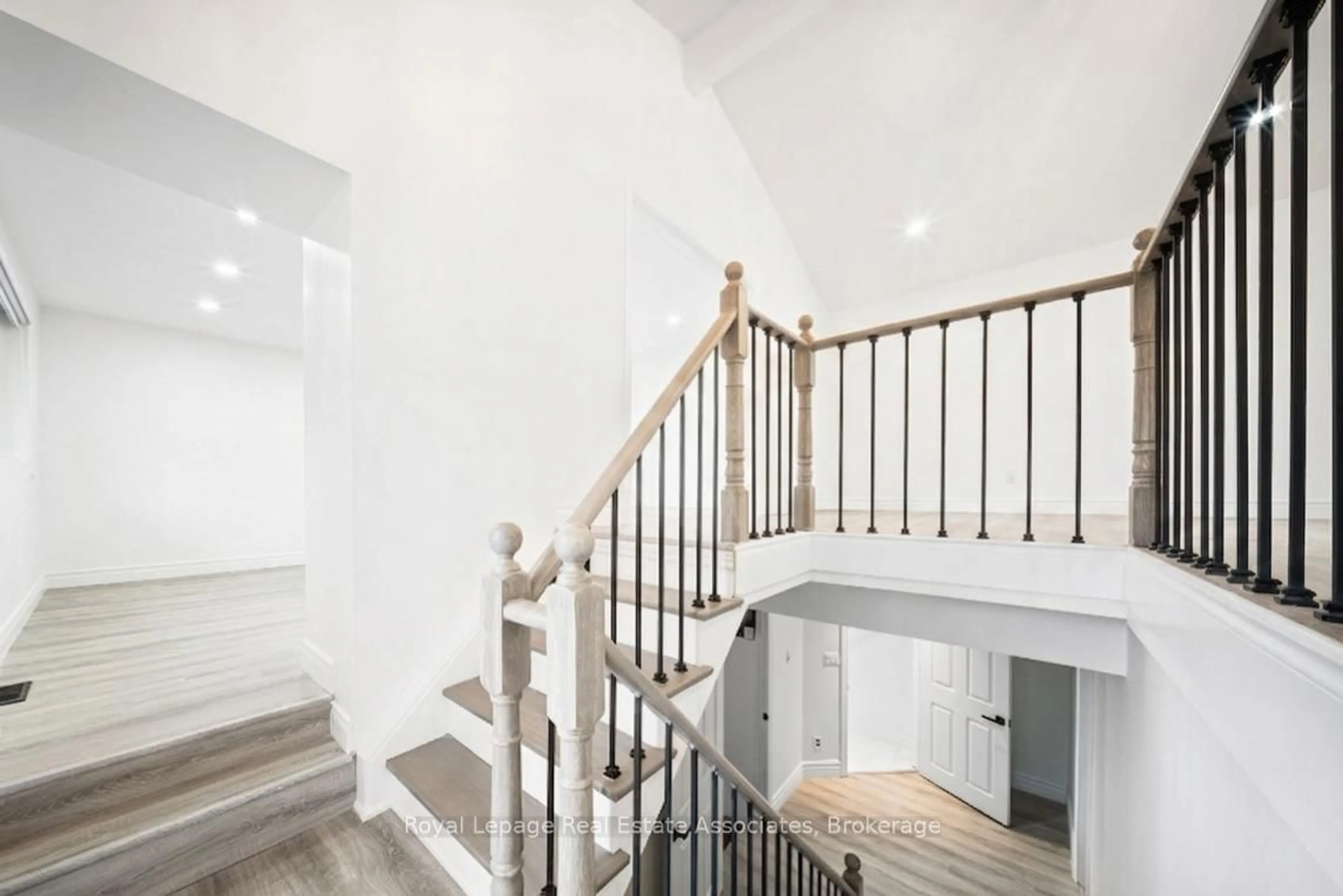 Stairs for 665 Kipling Ave, Toronto Ontario M8Z 5G2