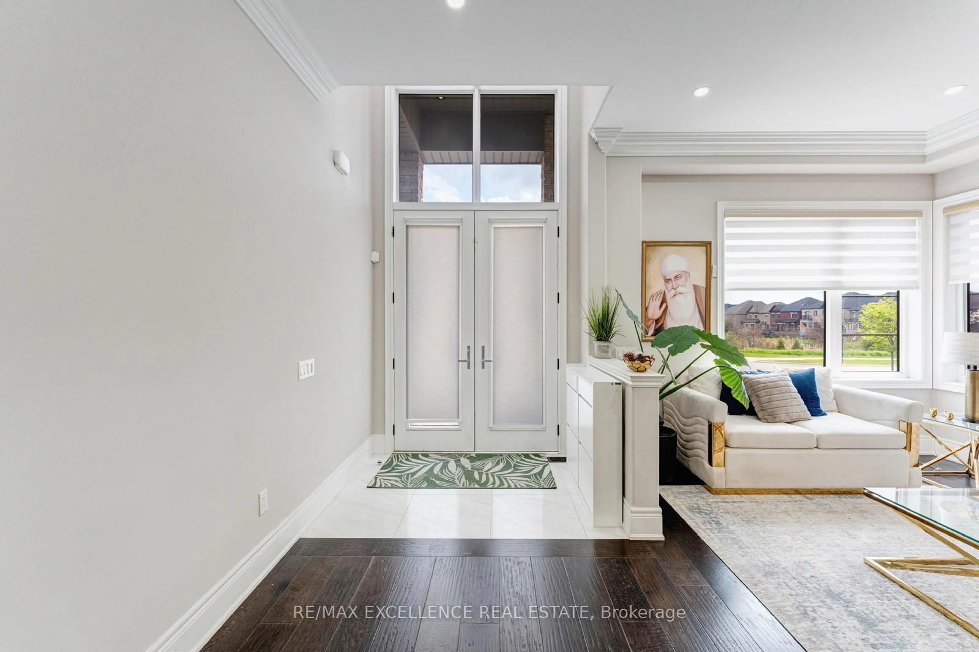 Indoor entryway for 8 Settlers Field Rd, Brampton Ontario L6X 5P2