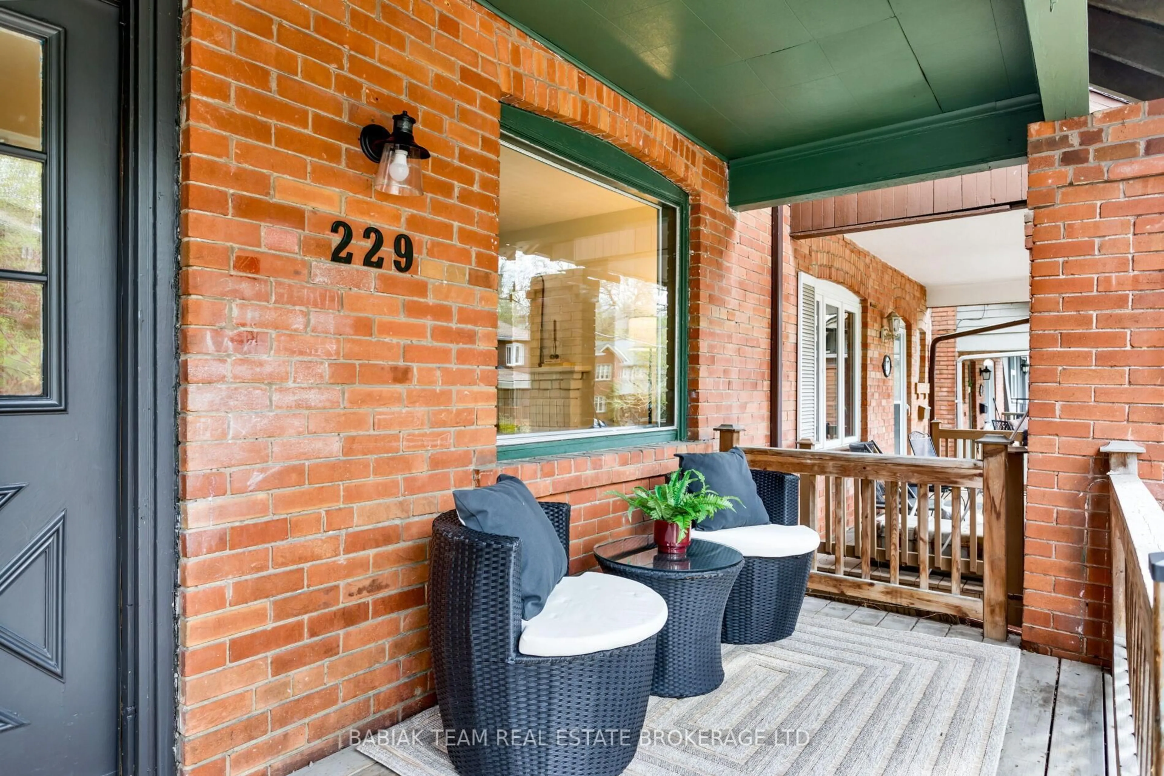 Unknown for 229 Clendenan Ave, Toronto Ontario M6P 2W9