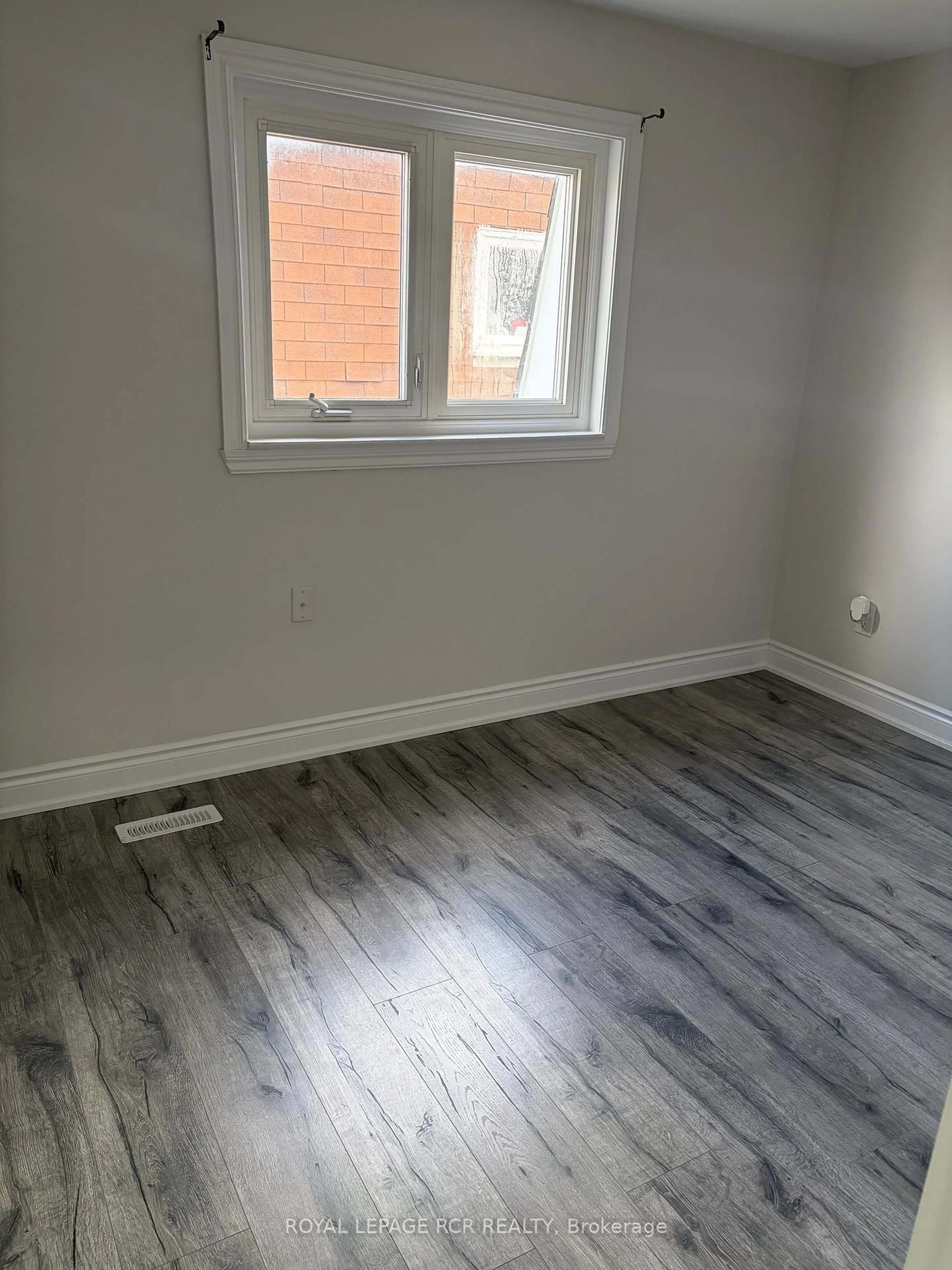 A pic of a room for 41 Town House Cres, Brampton Ontario L6W 3G3